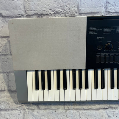 Casio WK-220 61-Key Electronic Keyboard / Organ
