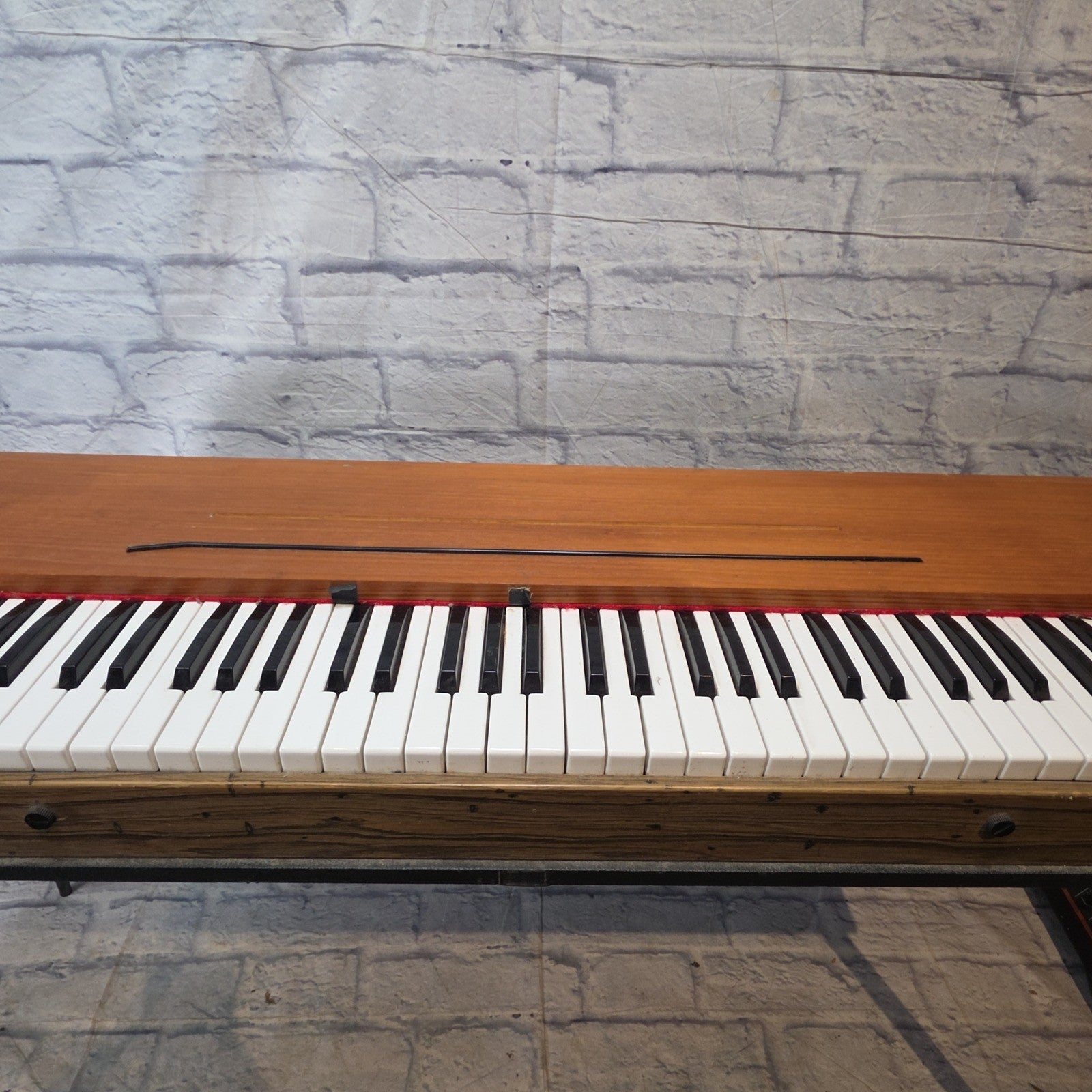 Hohner Clavinet D6 Analog Synth