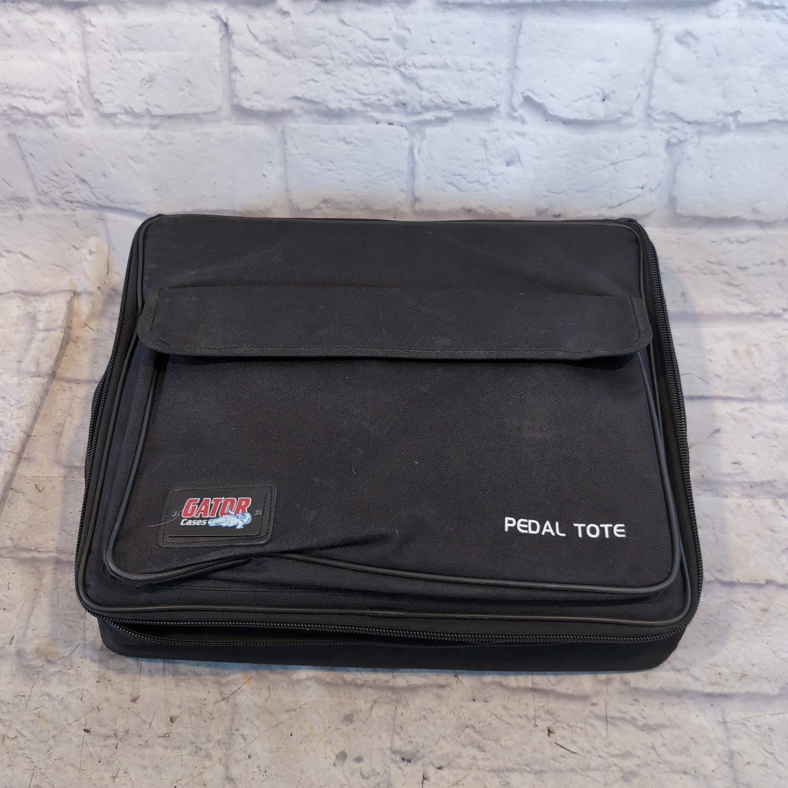 Gator Pedal Tote Pedal Board with Power Supply and Bag