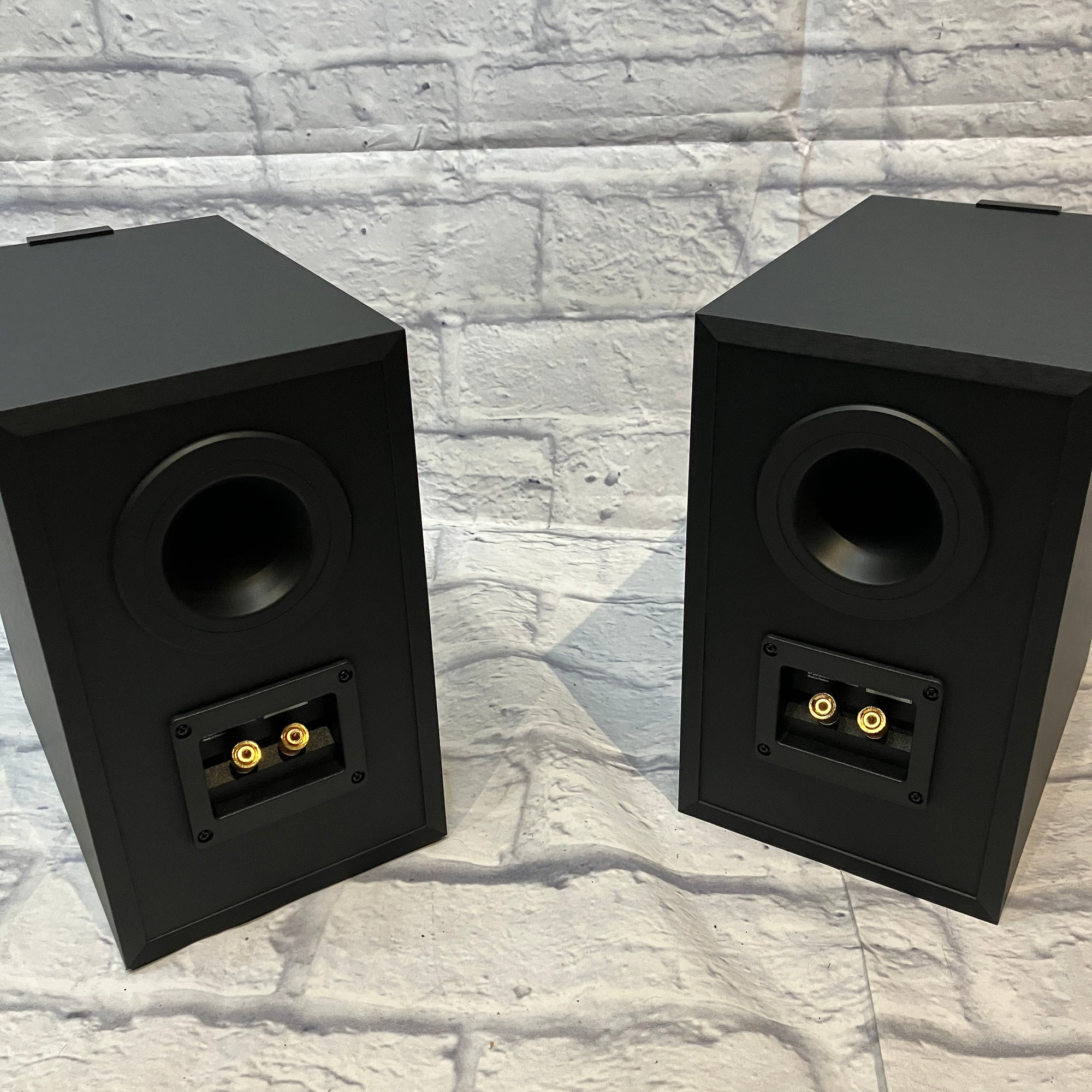 KEF Q150 Passive Bookshelf Speakers Pair - Evolution Music
