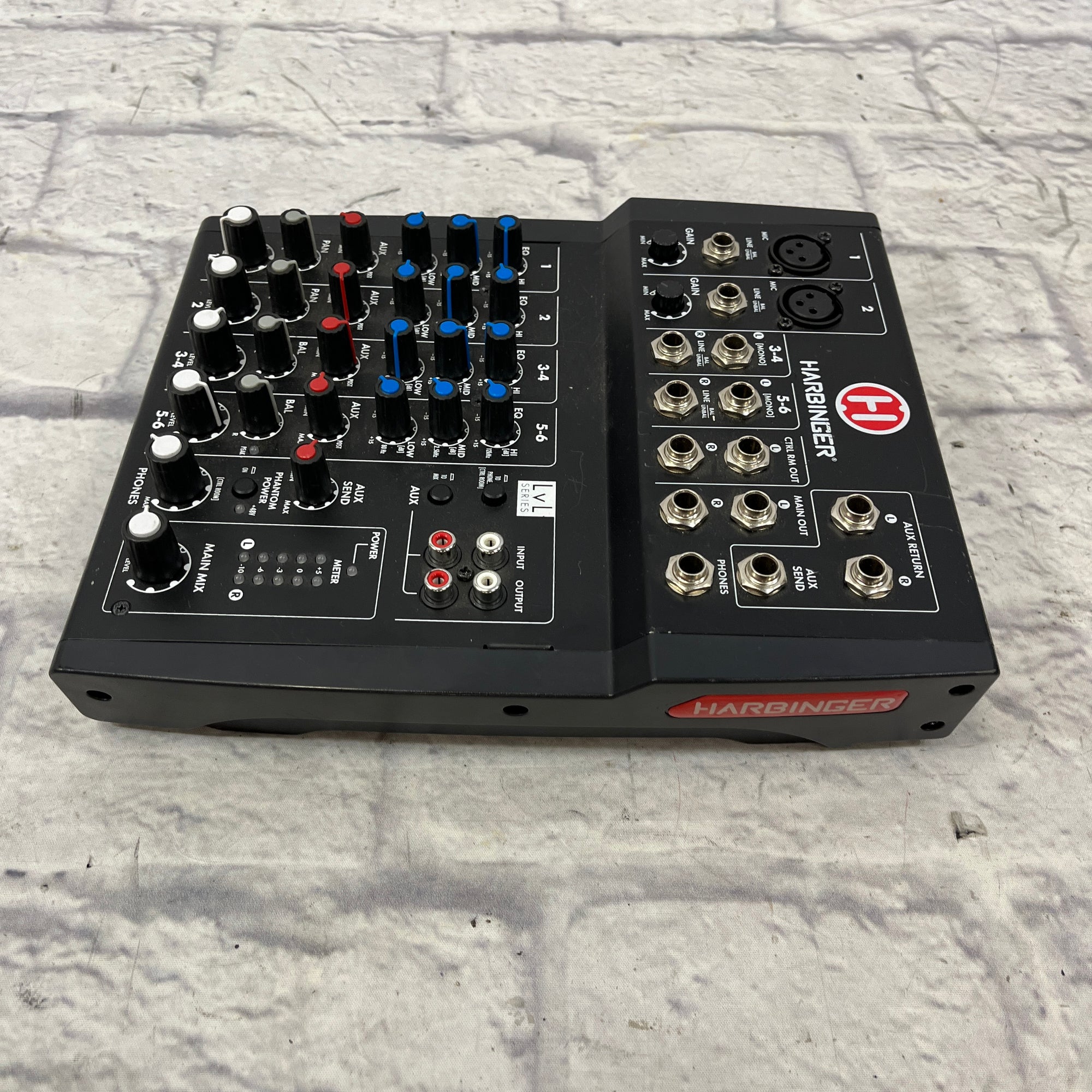 Harbinger L802 Mixer