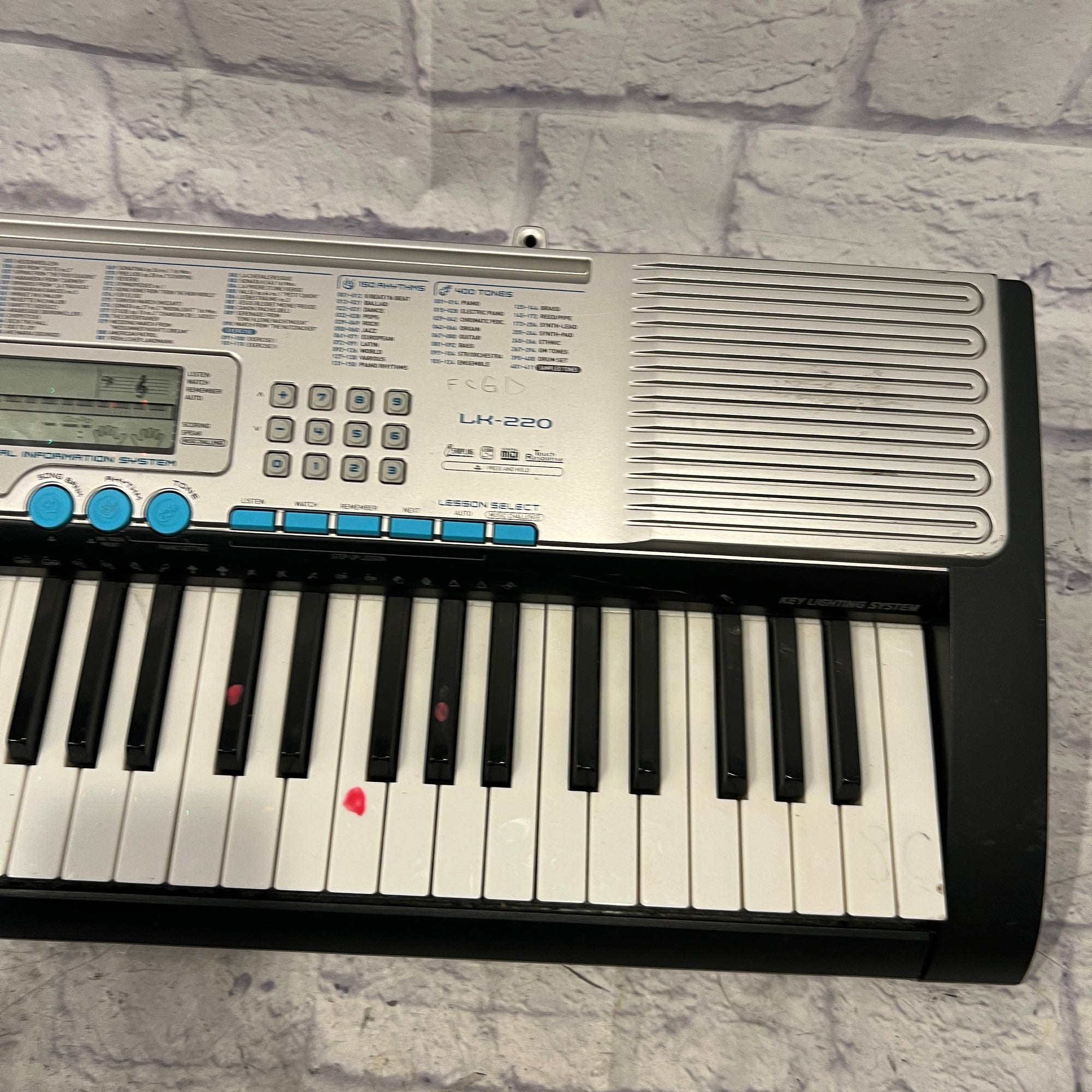 Casio LK-220 61-Key Electronic Keyboard with Lighted Keys