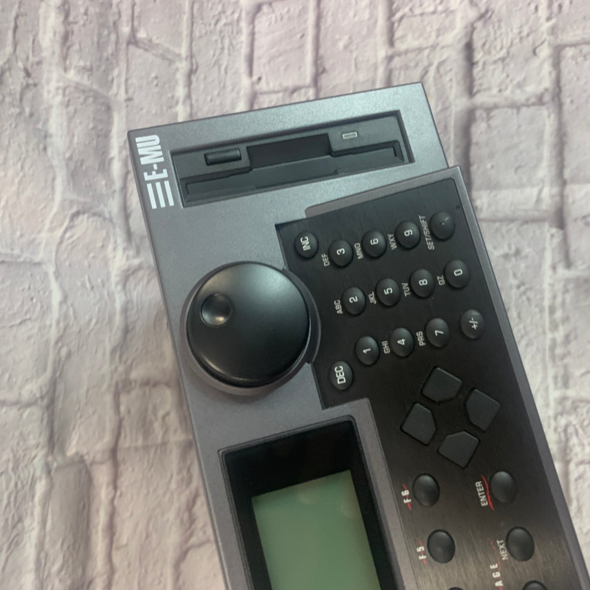 E-Mu 4XT Ultra Rack Sampler Synthesizer Sequencer