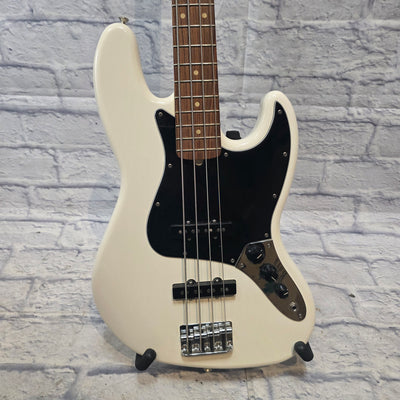Fender 2019 White Jazz Bass MIM 4 String Bass Guitar