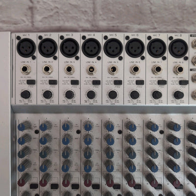 Behringer Eurorack MX 2004A Mixer