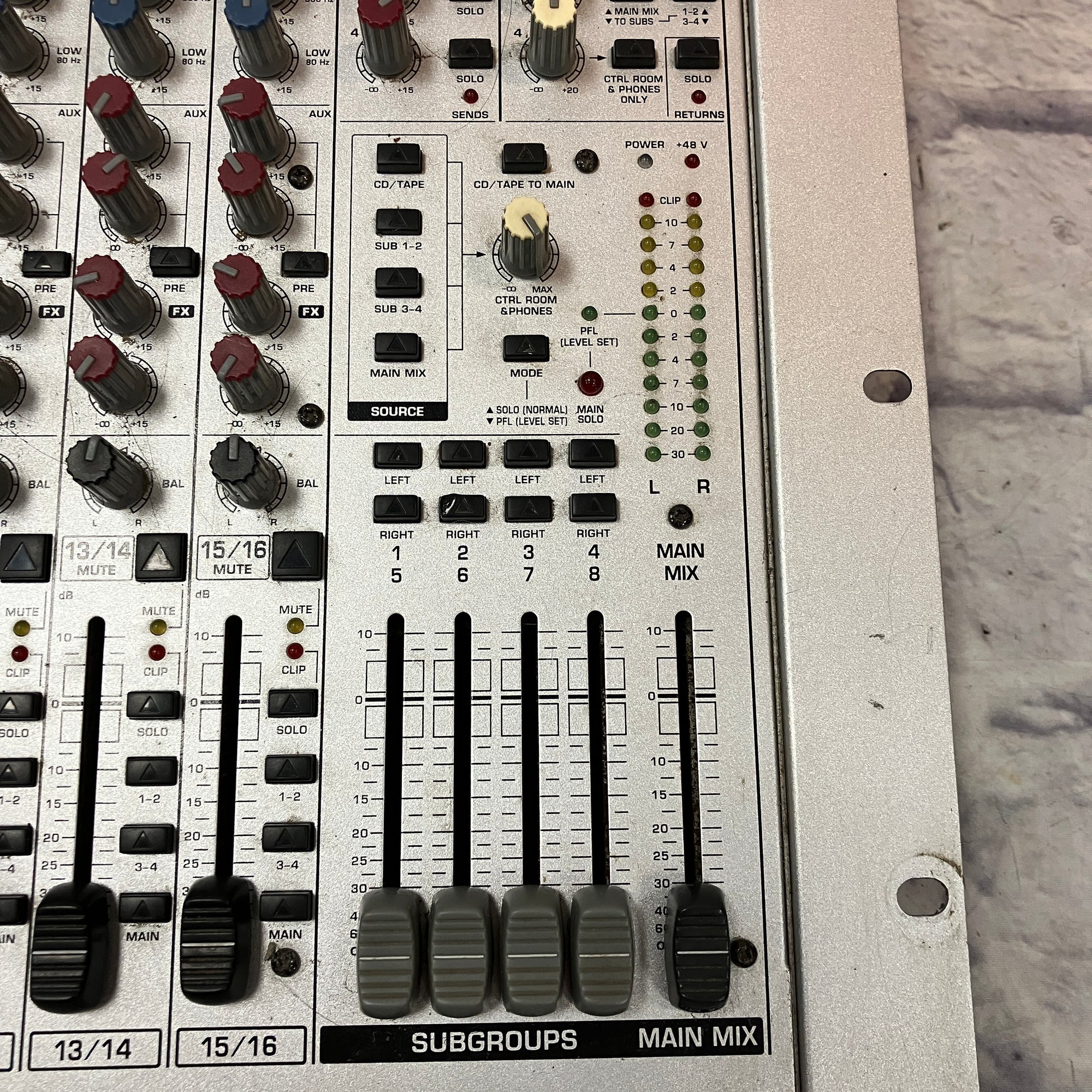 Behringer UB2442FX-Pro Rackmounted Mixer