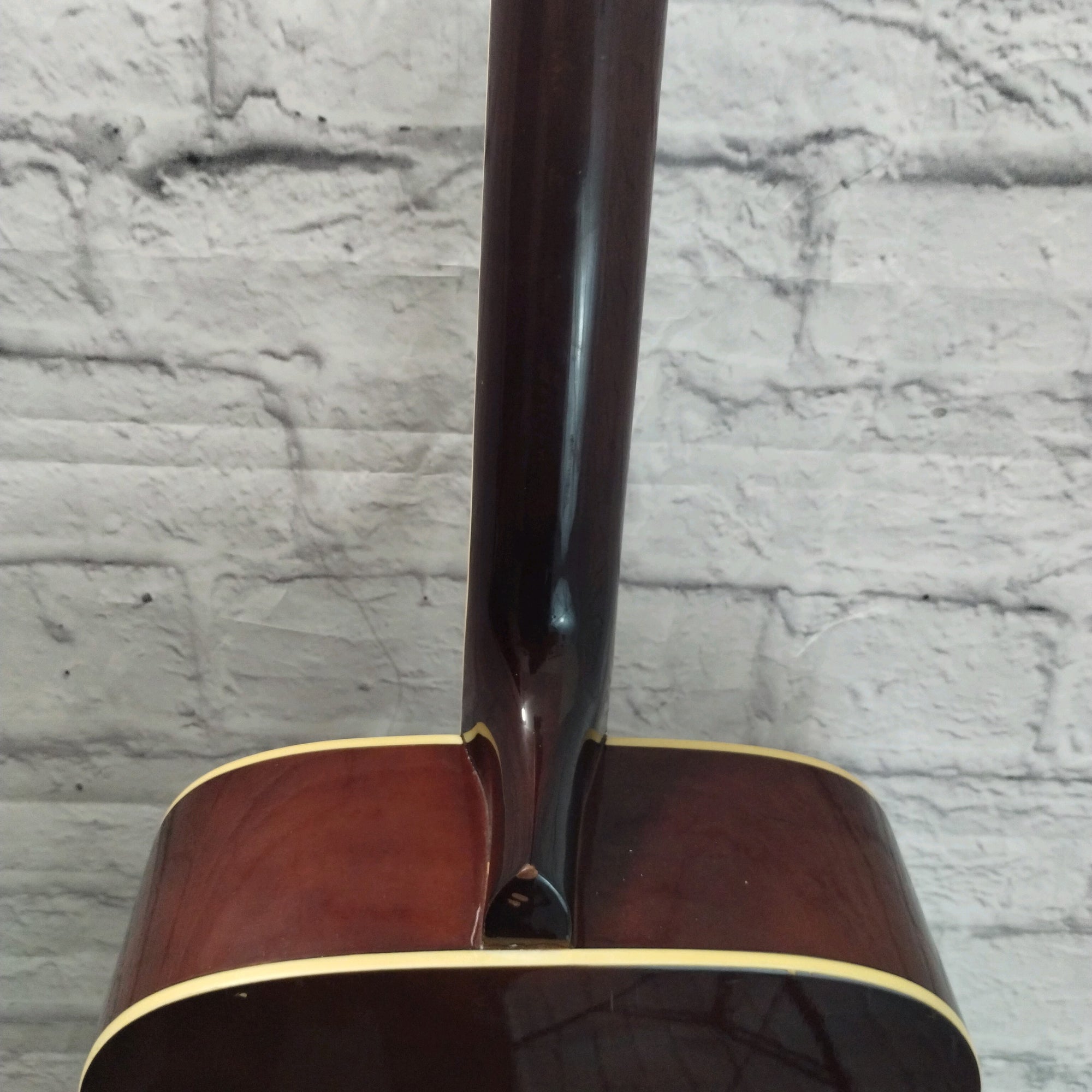 Montana MT-105 CB Acoustic Guitar