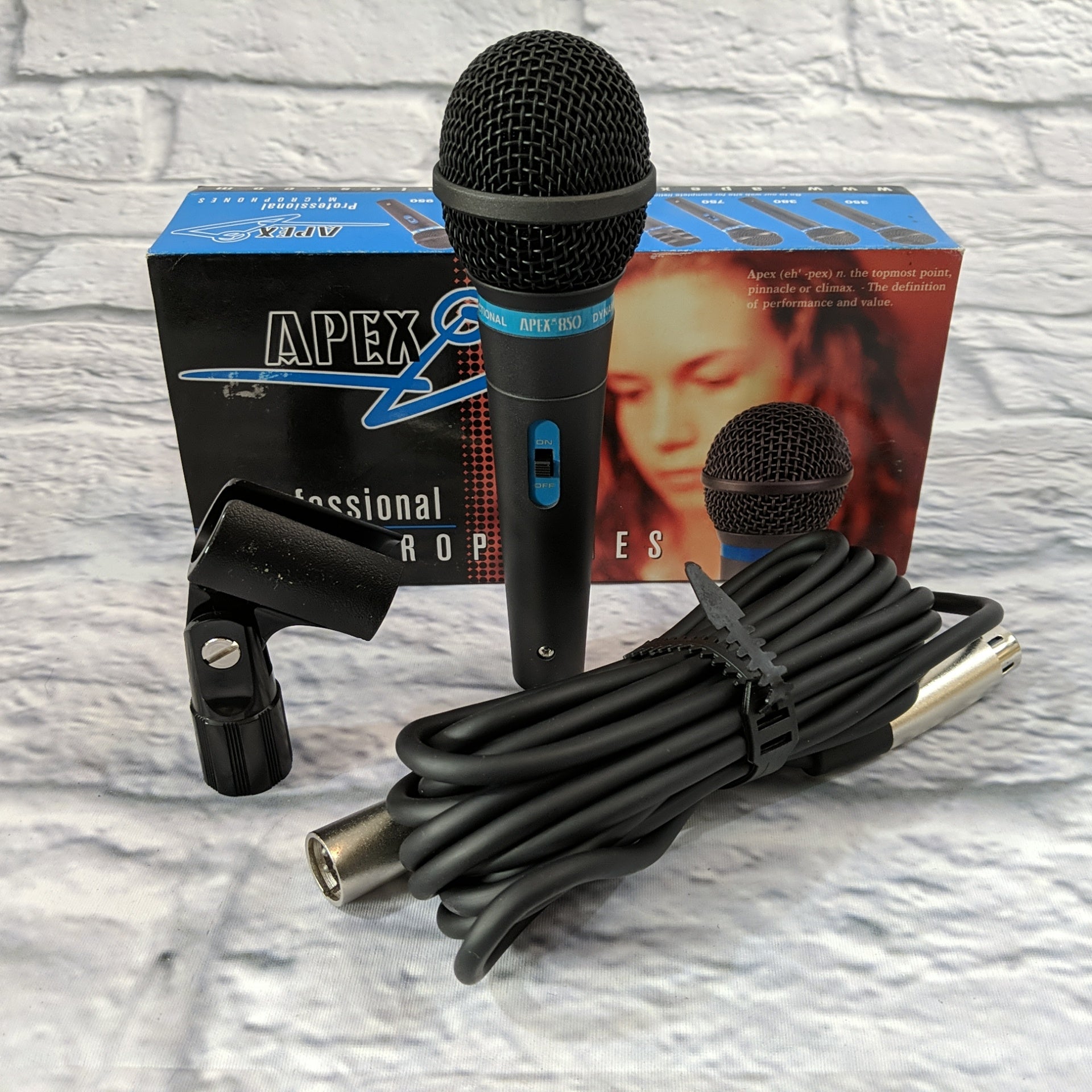 Apex 850 Dynamic Cardiod Microphone