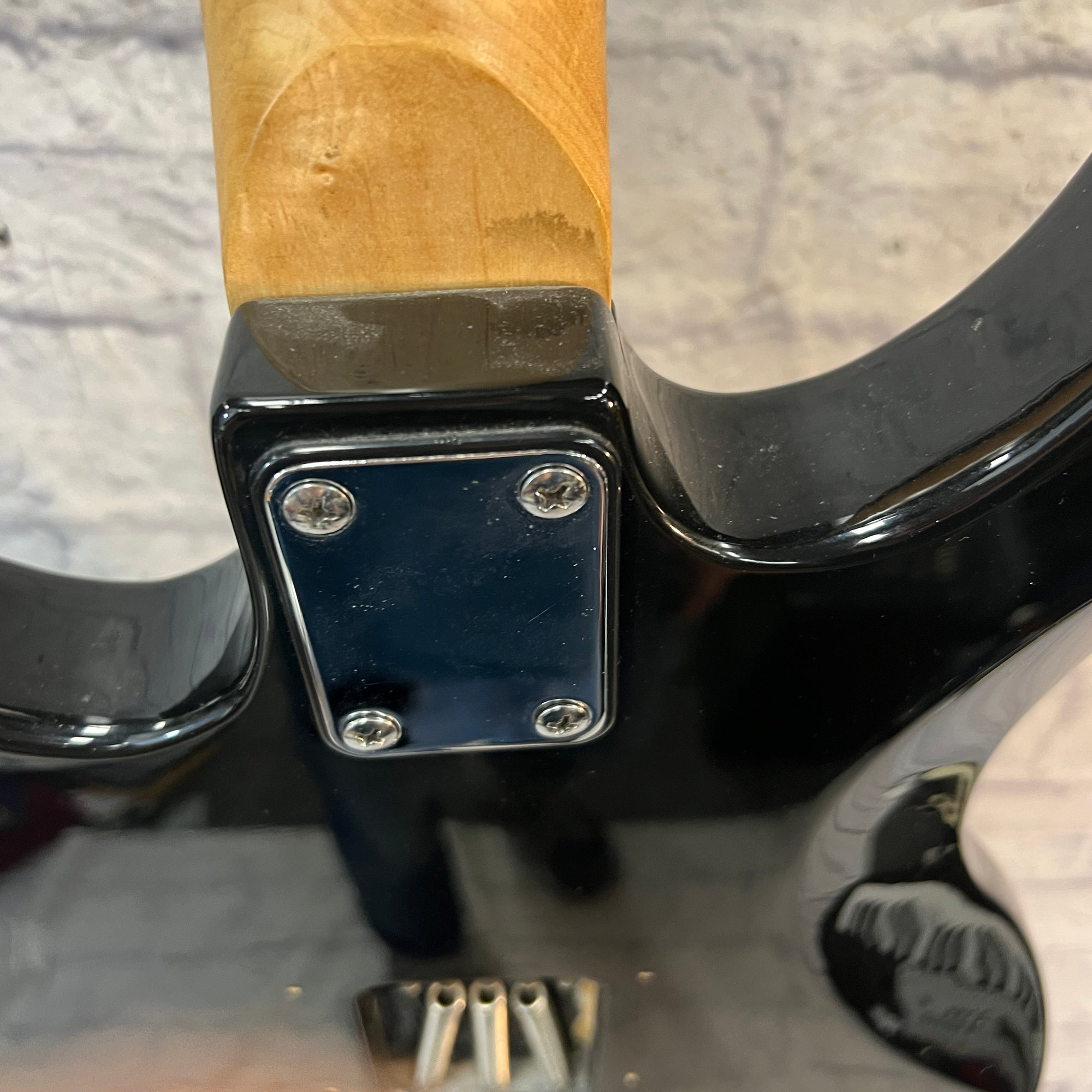 Behringer El Toro Strat Style Black