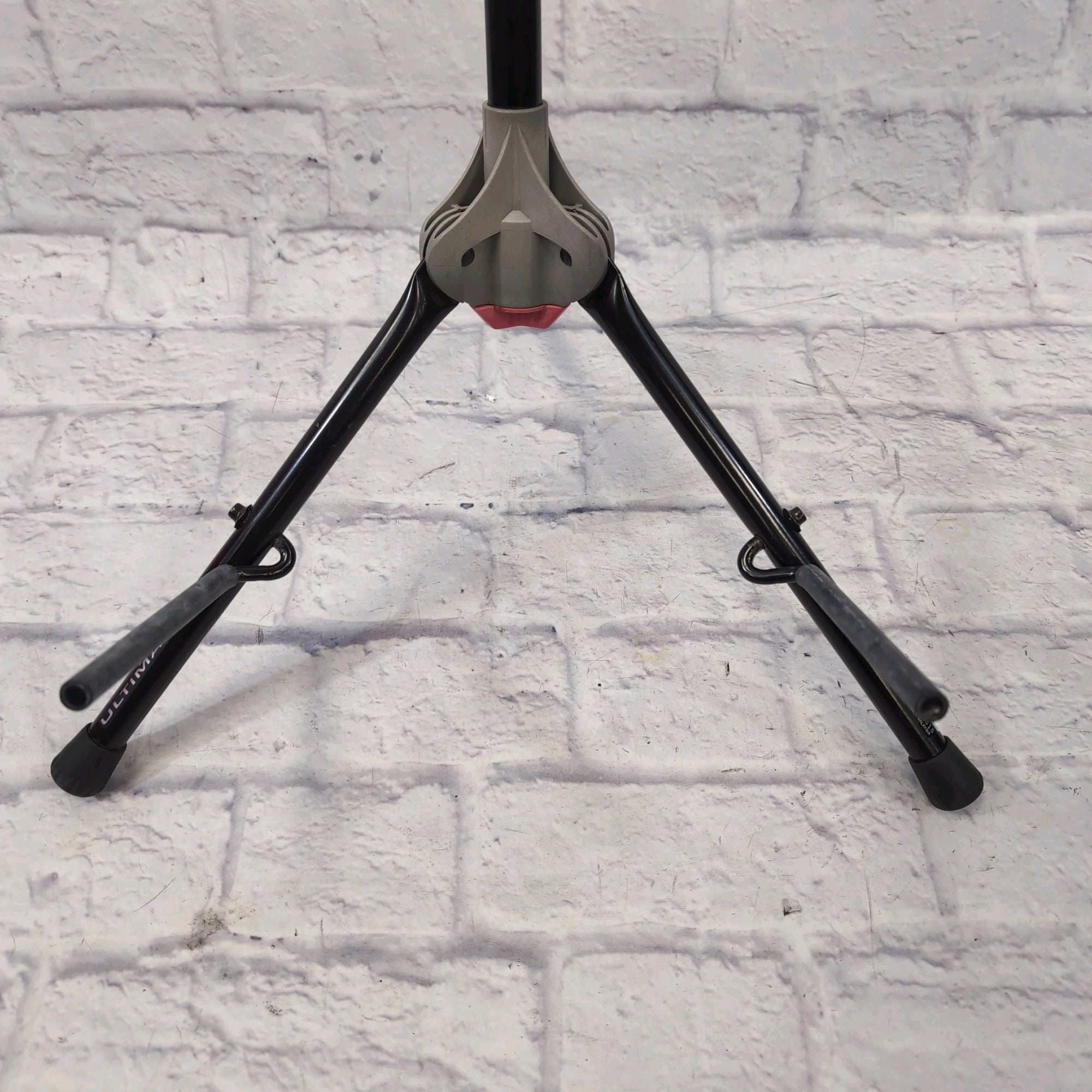 Ultimate Support AMP150 Genesis Amp Stand