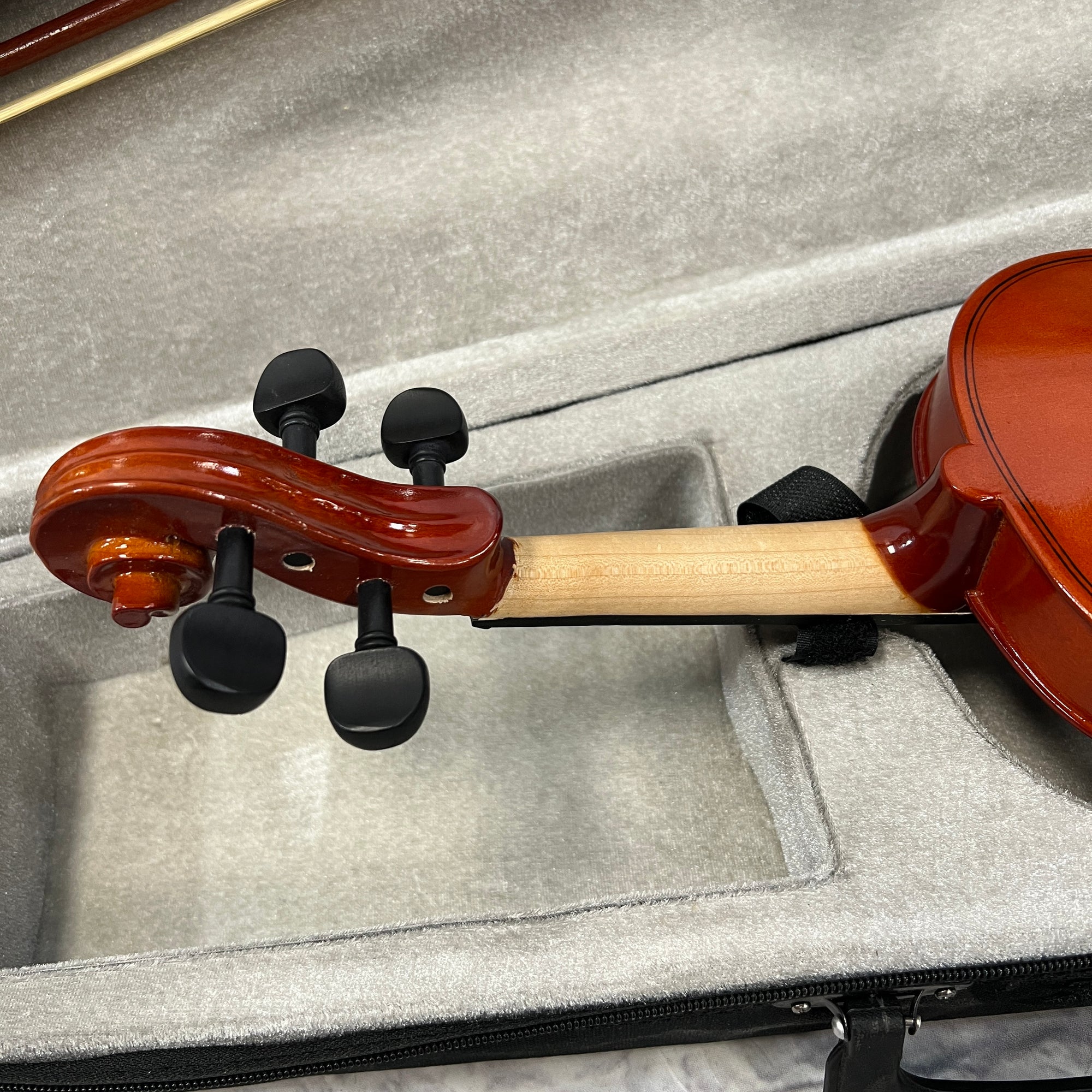 Student Level 3/4 Violin - w/ Rosin - Ready to Play!