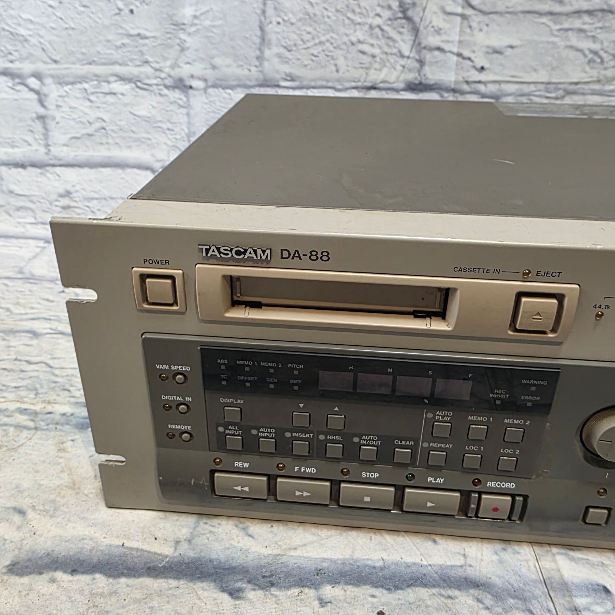 Tascam DA-88 Cassette Recorder (Medium)