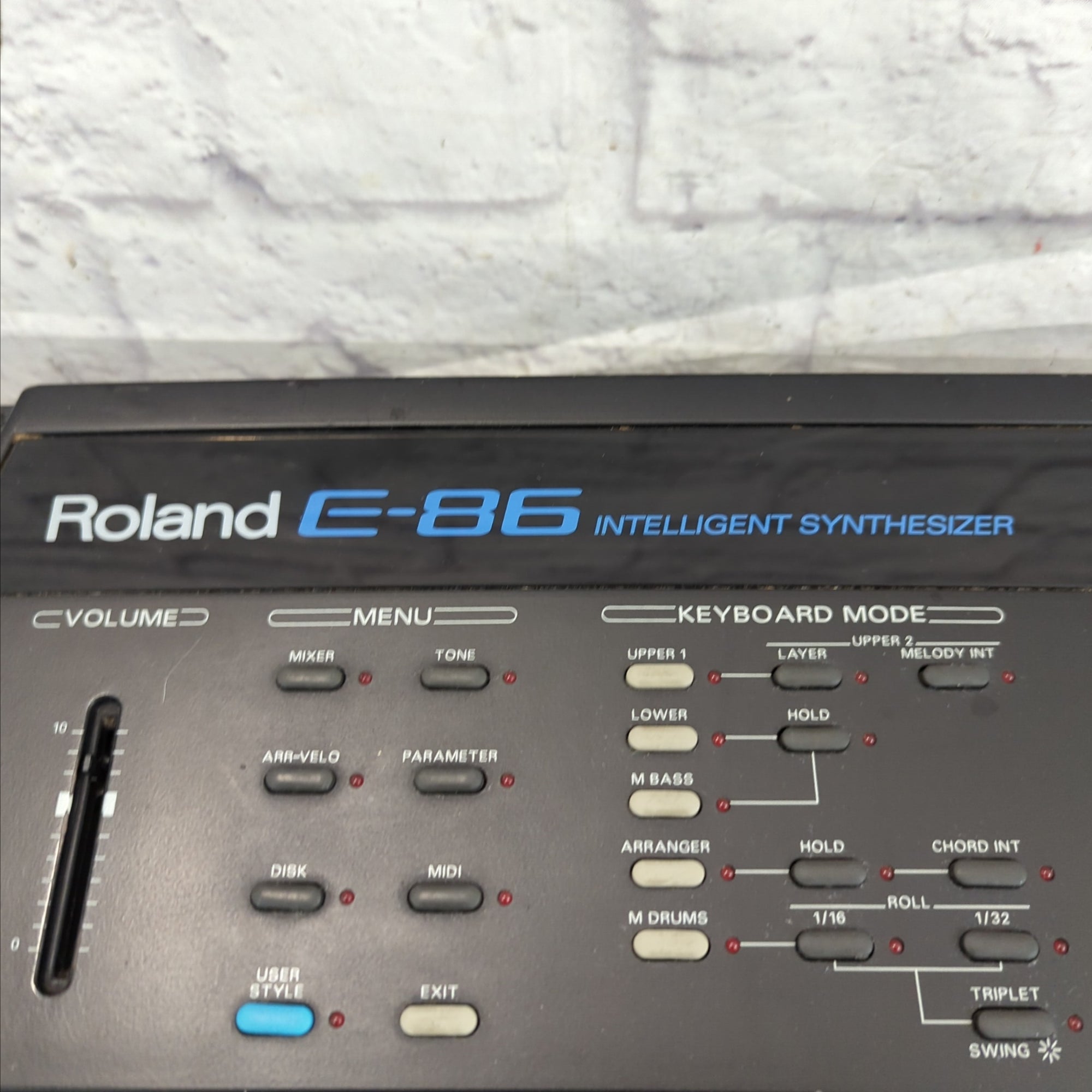 Roland E-86 インテリジェントシンセサイザー Vintage 1990s Roland E-86 Intelligent Synthesizer - Evolution Music