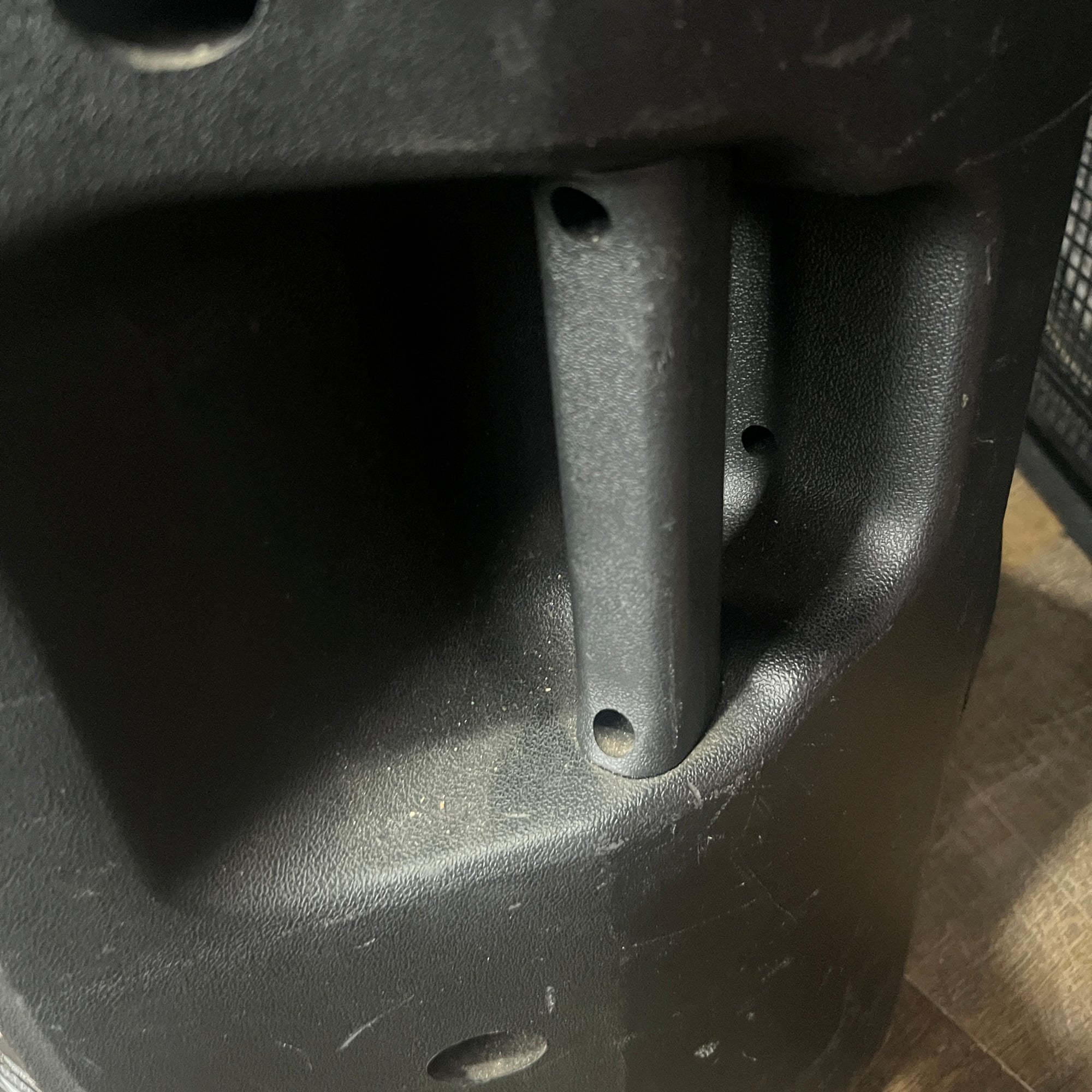 Behringer B215A Powered Speaker TWEETER OUT