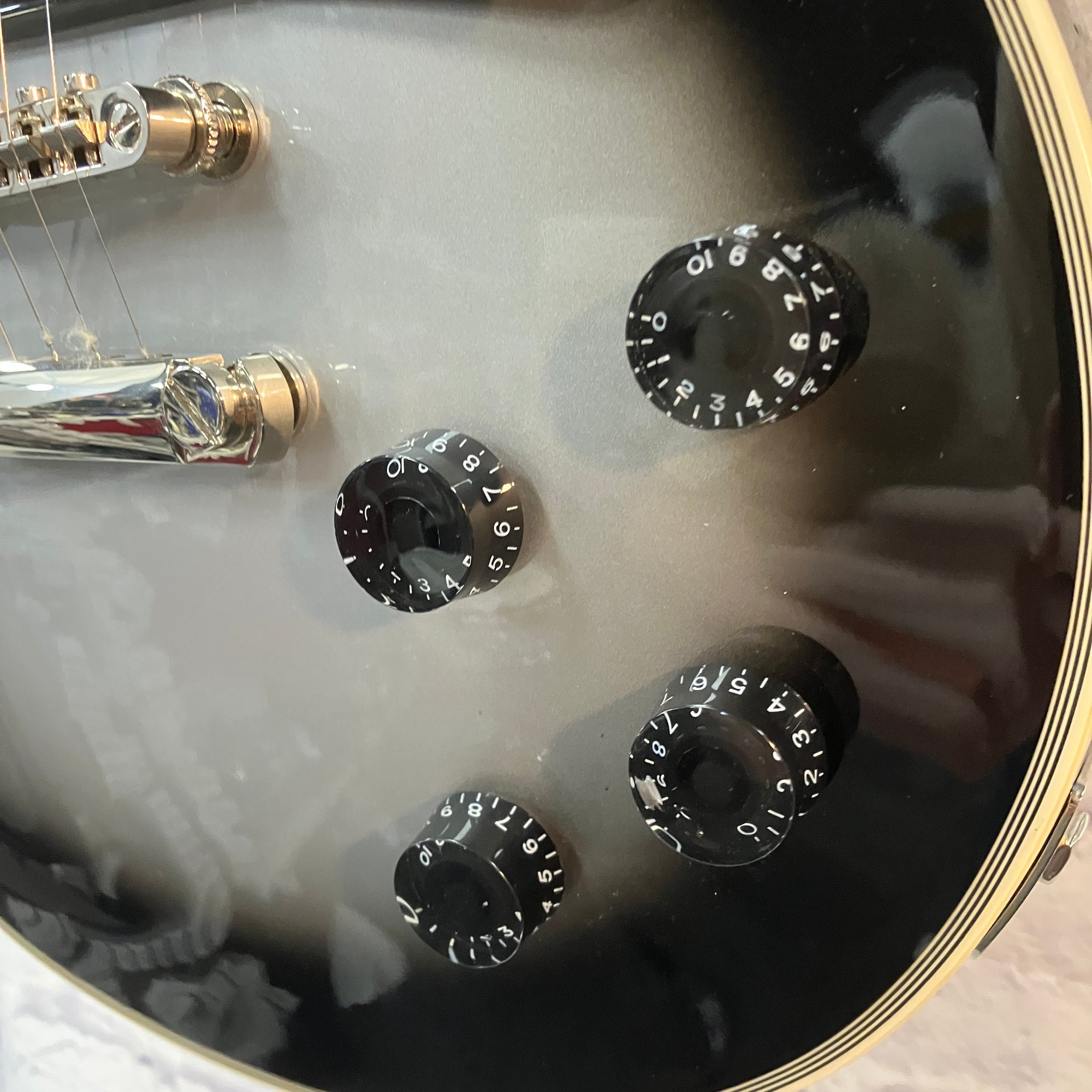 Epiphone 2021 Les Paul Custom Silverburst Electric Guitar