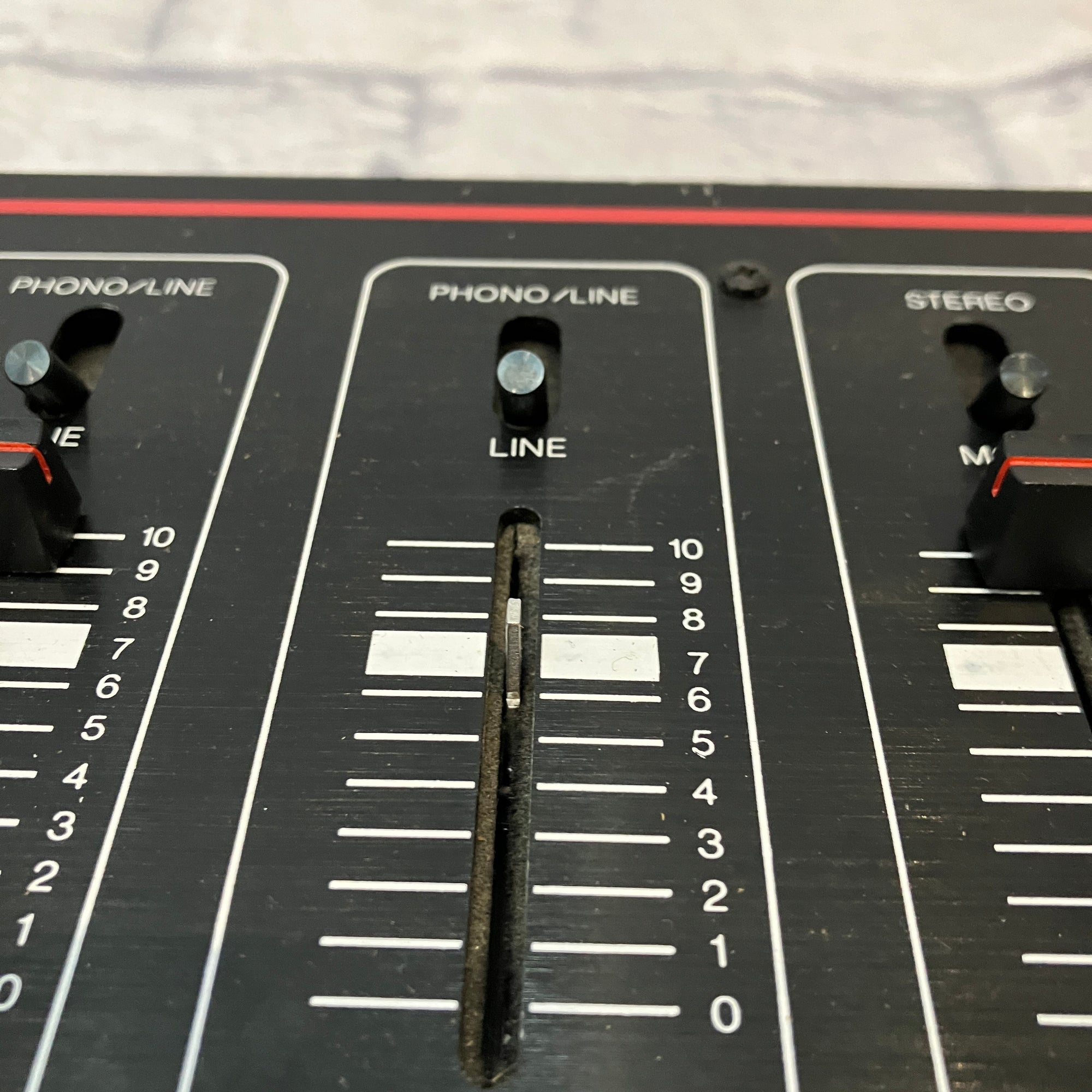 MTX MX750 Rackmount DJ Mixer