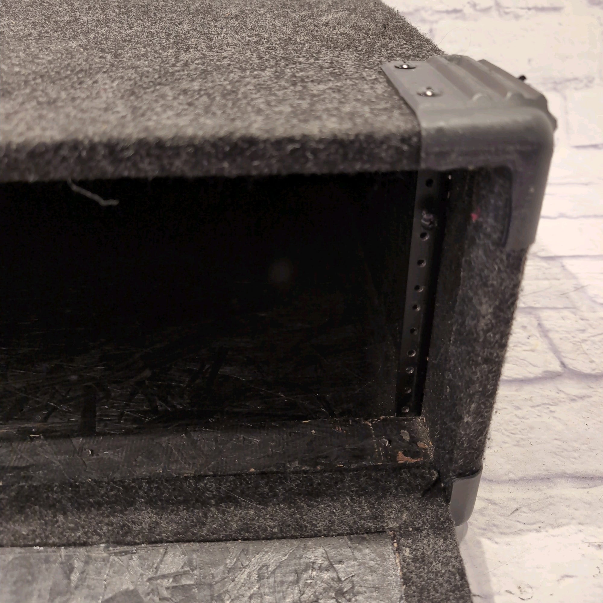 DC CASE 4U Carpeted Rack Case