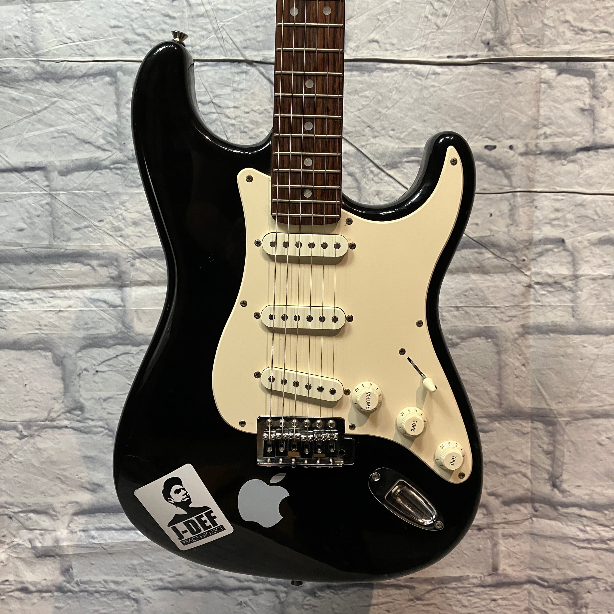 Squier Bullet Stratocaster Black Electric Guitar