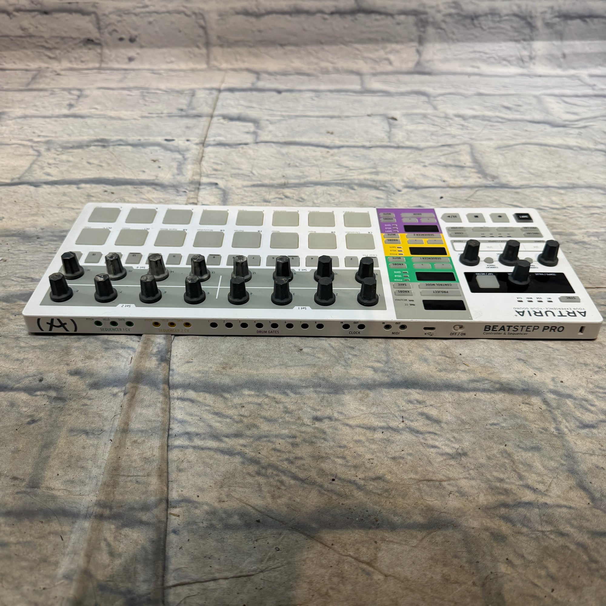 Arturia Beatstep Pro Controller