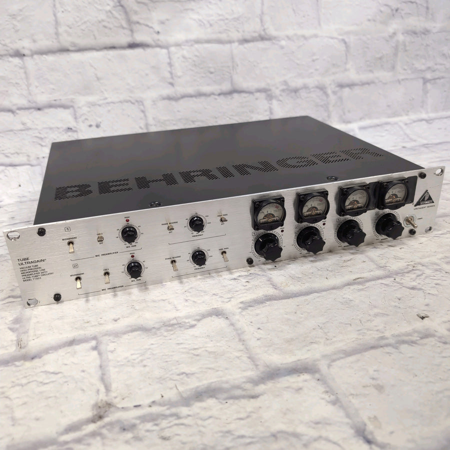 Behringer Tube Ultragrain T1953 - Microphone/Line Preamplifier