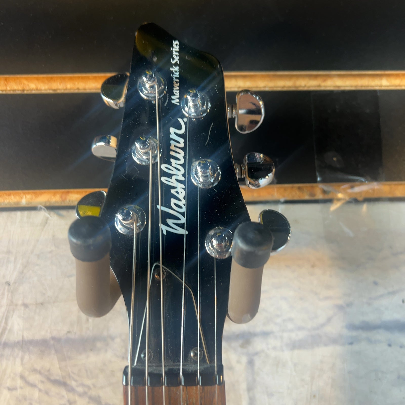 Washburn BT-4 Maverick Series Electric Guitar