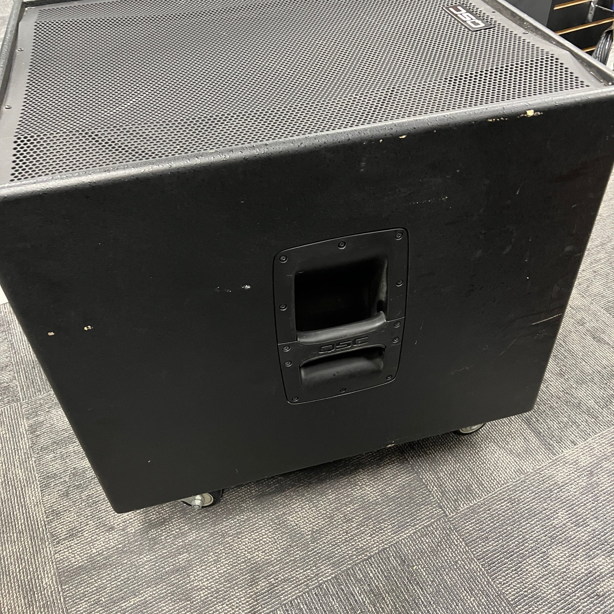 QSC HPR181i Active Subwoofer Pair