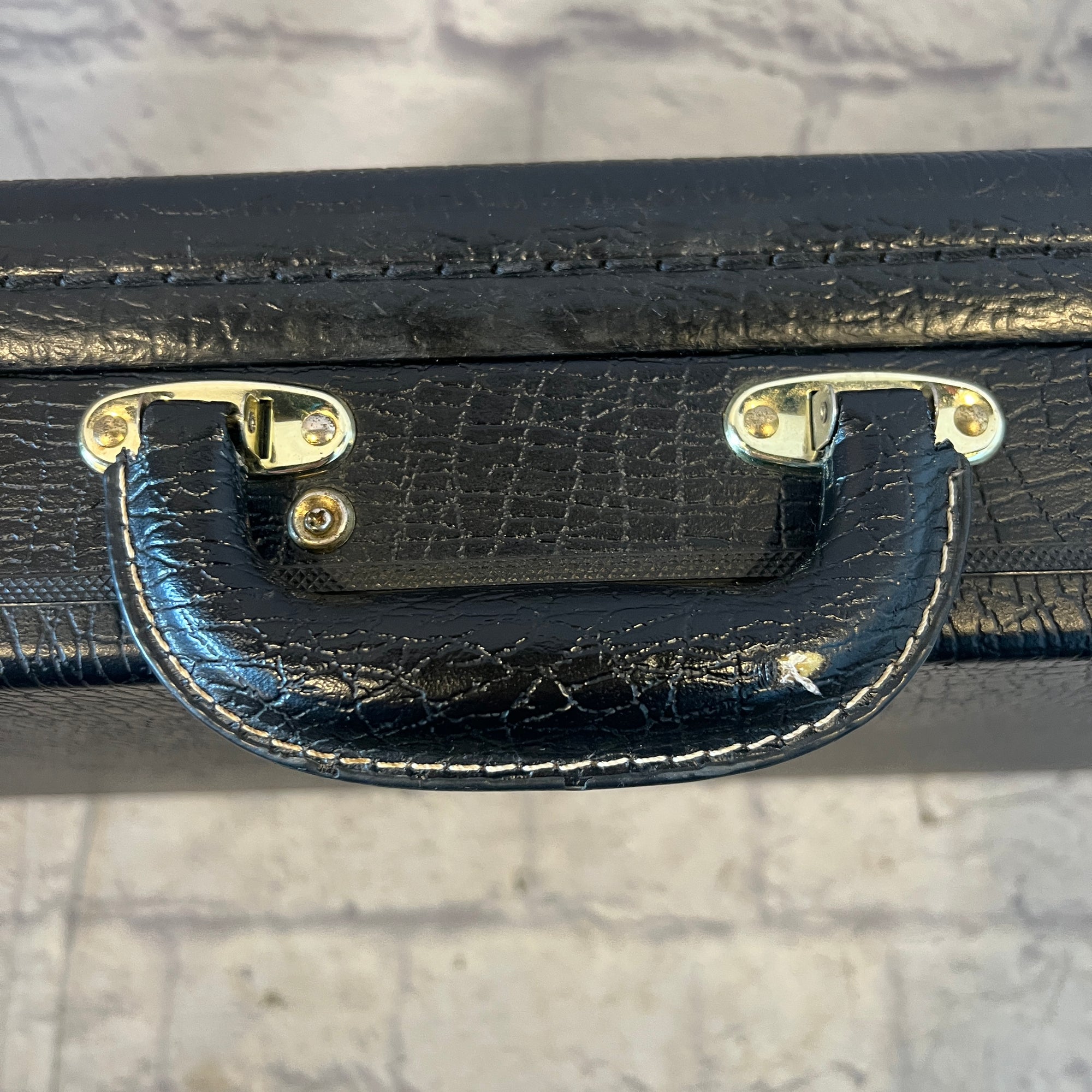 Unknown Bass Hard Shell Case 3 Latch