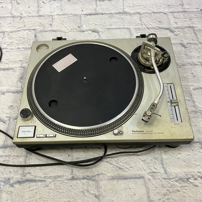 Technics Quartz SL-1200 Mk. 2 DJ Turntable