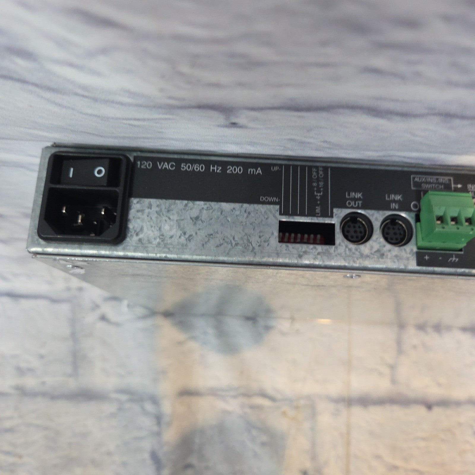 Shure SCM 800 Rack EQ