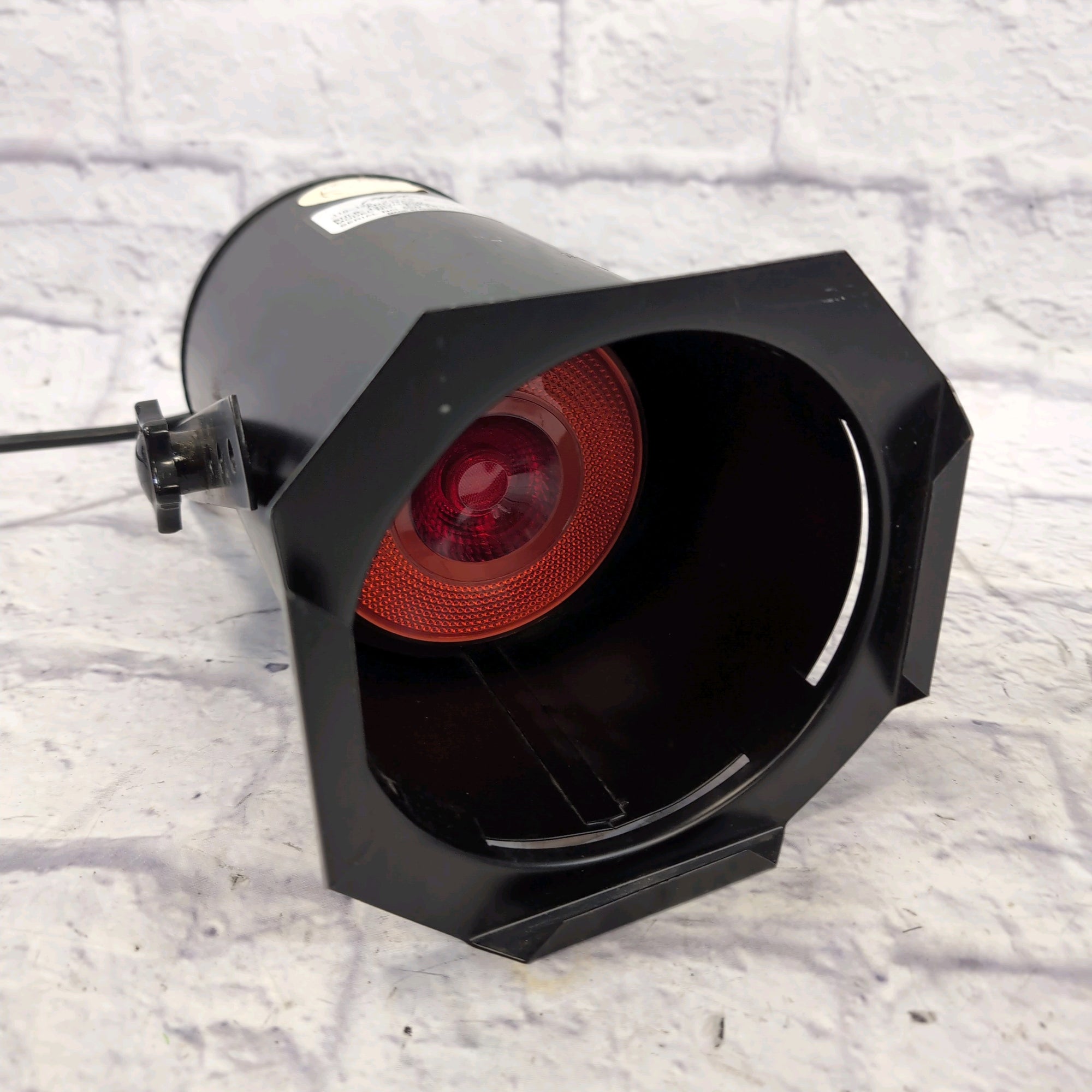 MBT Lighting P38S Lighting Can - Red Bulb