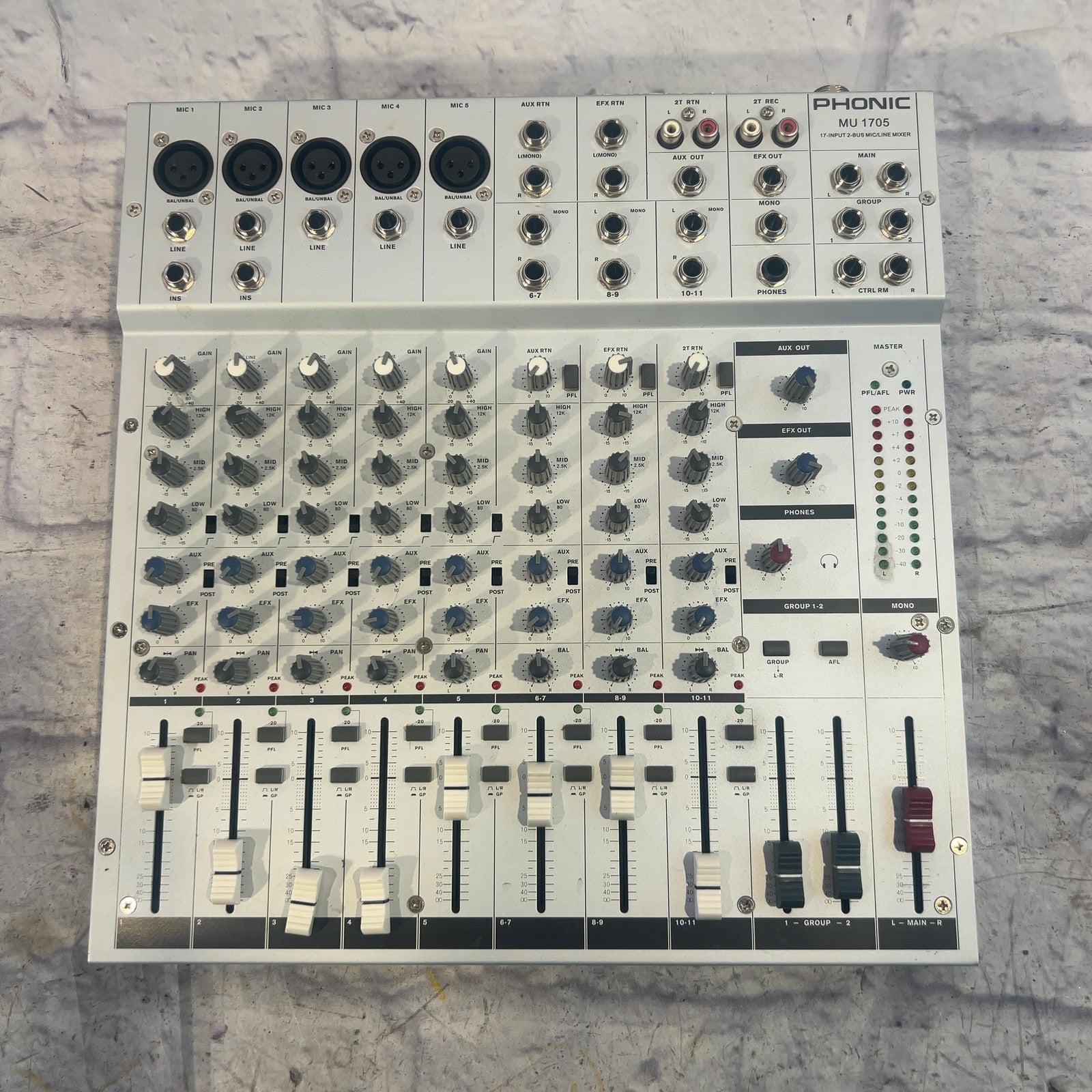 Phonic MU1705 Mixer