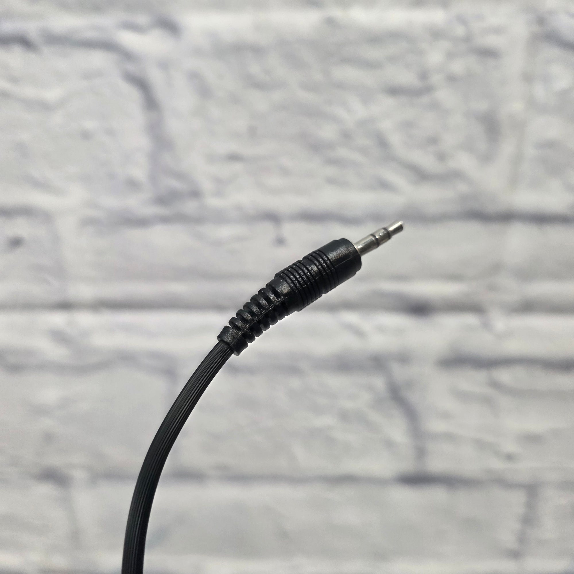 gear4music  With 10 Foot Cable Studio Headphones (not functioning: AS IS)