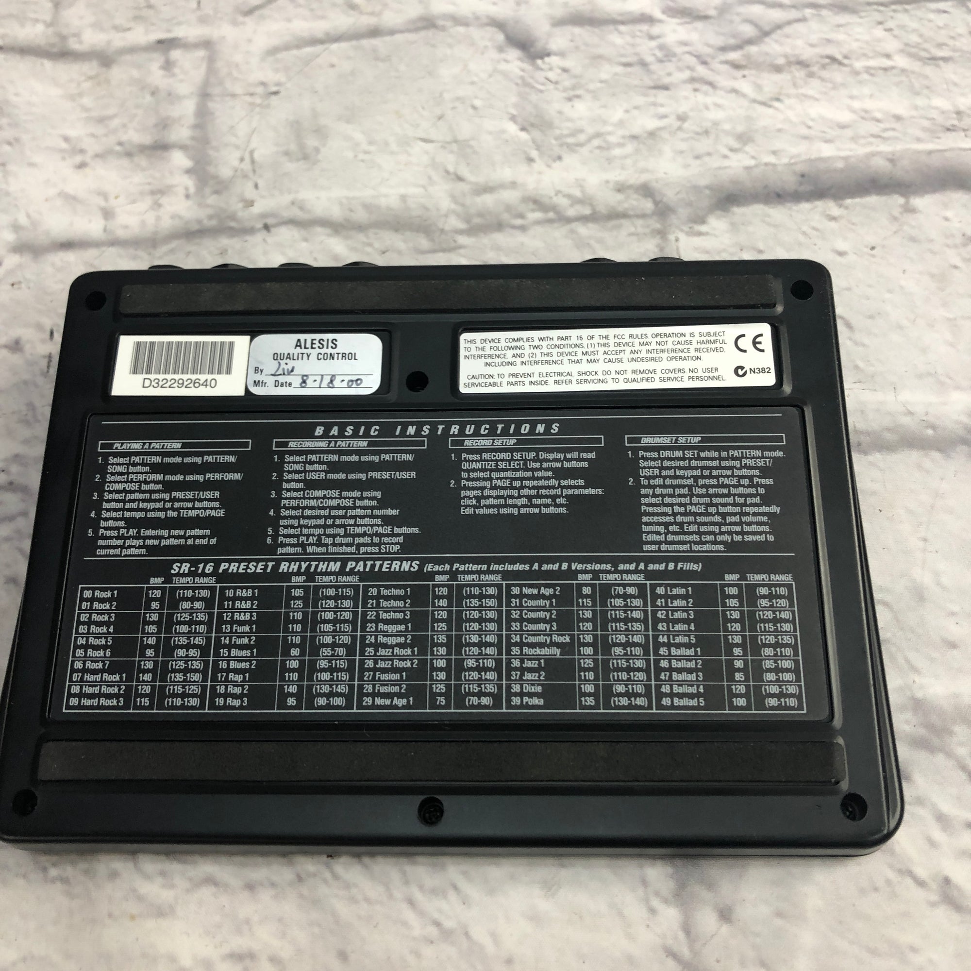 Alesis SR16 Drum Machine