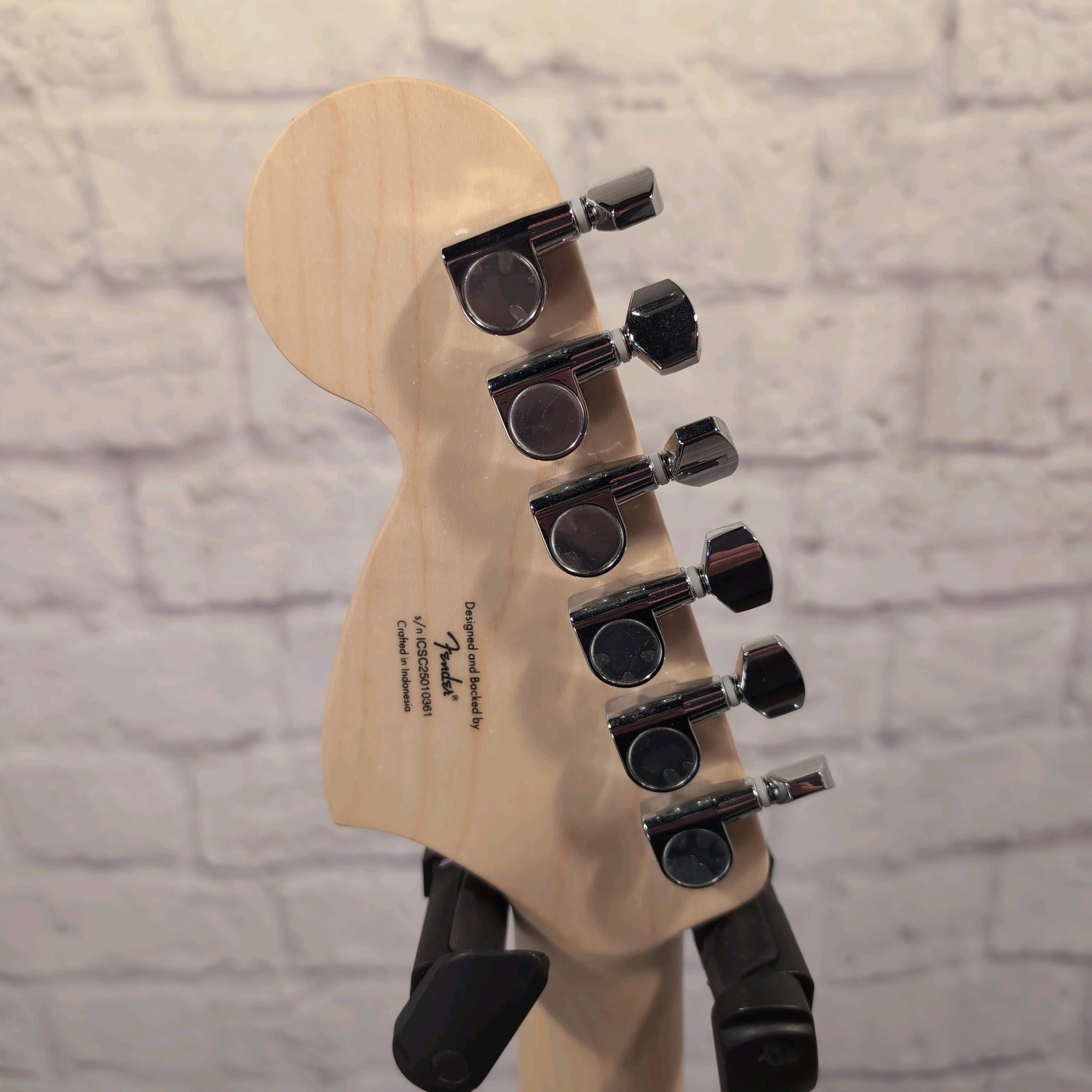 Squier Affinity Series Stratocaster Electric Guitar - Olympic White with Maple Fingerboard