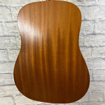 Taylor 307 Big Baby Acoustic Guitar SPLITS IN TOP