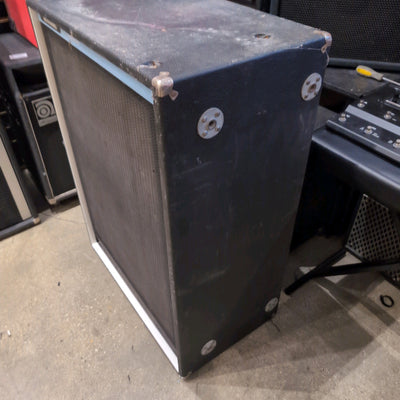 Acoustic 402 2x15" Bass Guitar Speaker Cabinet