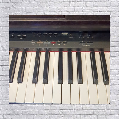 Roland KR-370 Digital Piano With Large Case