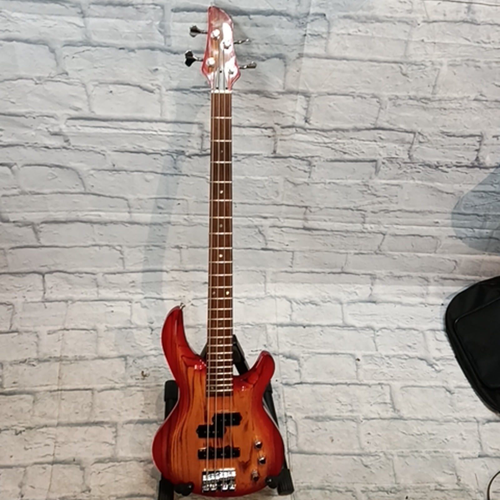 Aria Pro II IGB-LUX Sunburst ( Japanese) 4 String Bass Guitar
