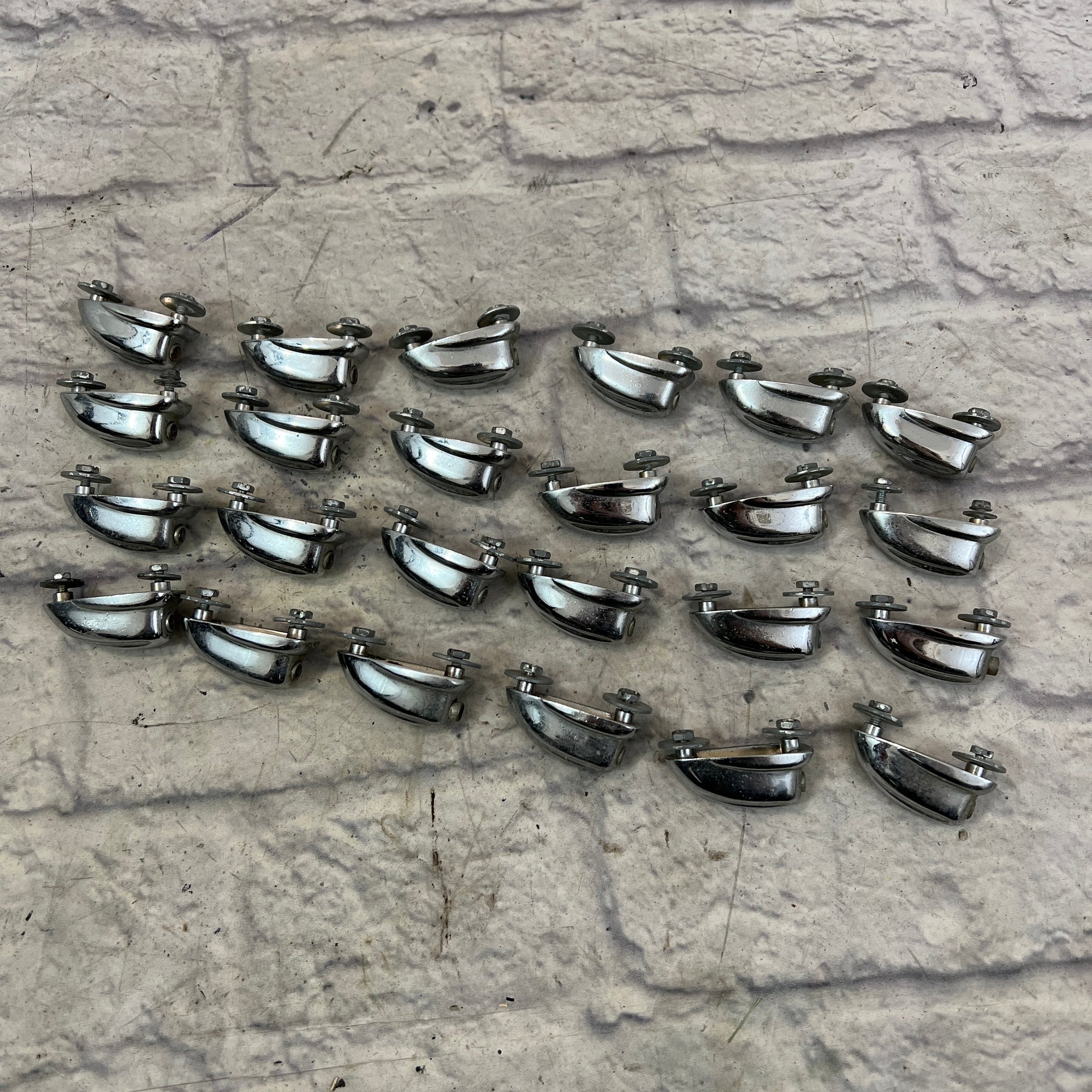 24x Slingerland Soundking Small Lugs