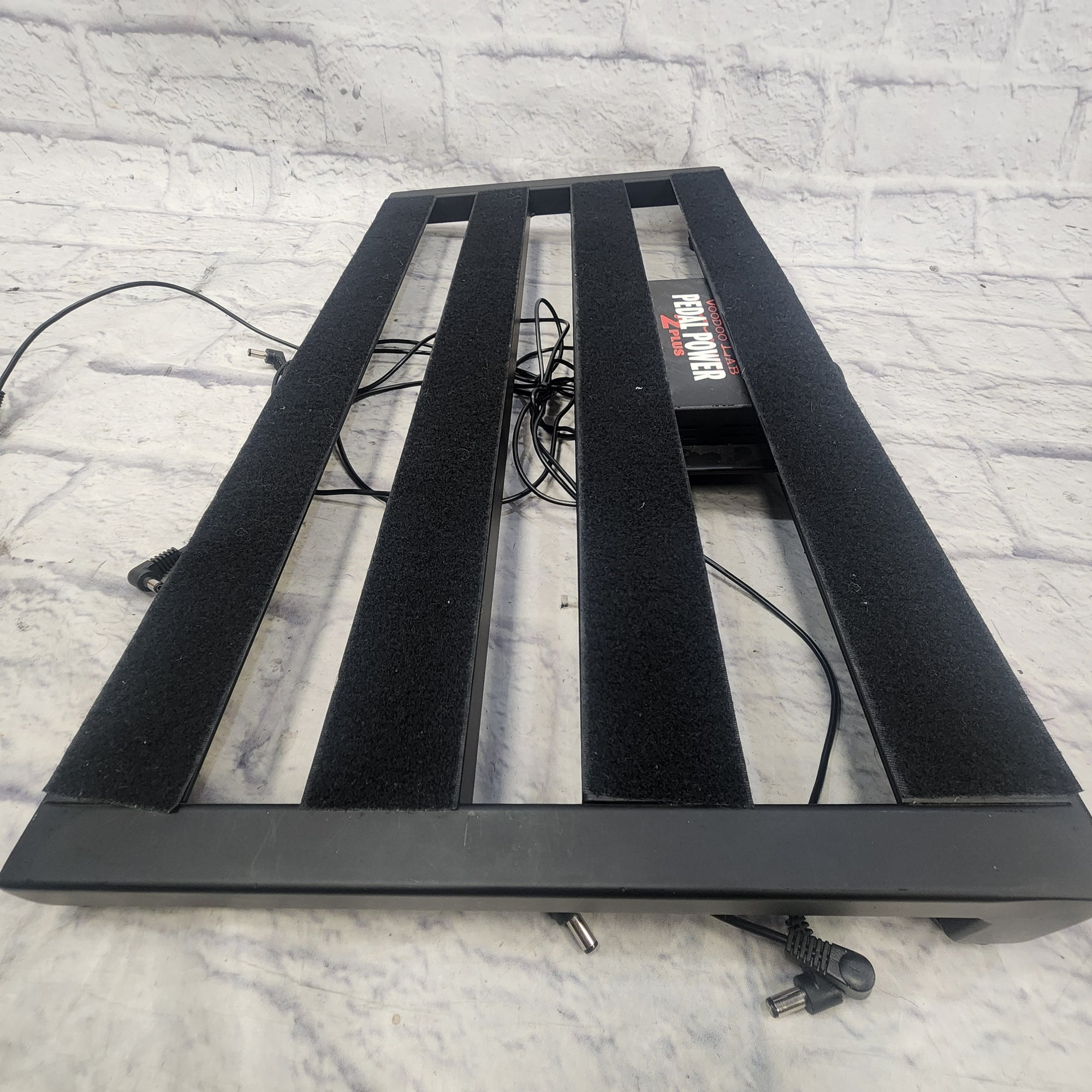 Voodoo Lab Pedal Power 2 Plus Pedal Power Supply V