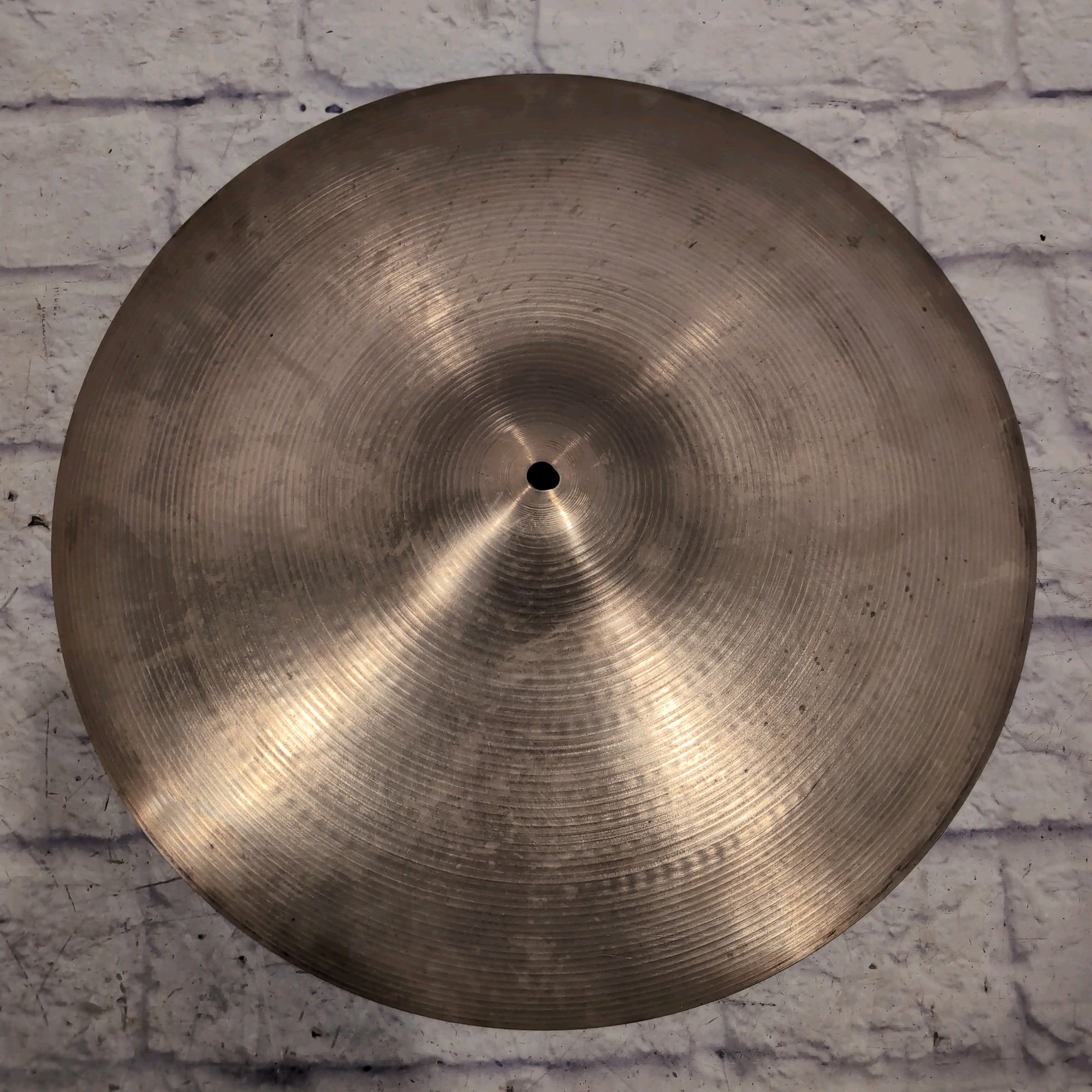 Zildjian 18 Avedis Crash Cracked