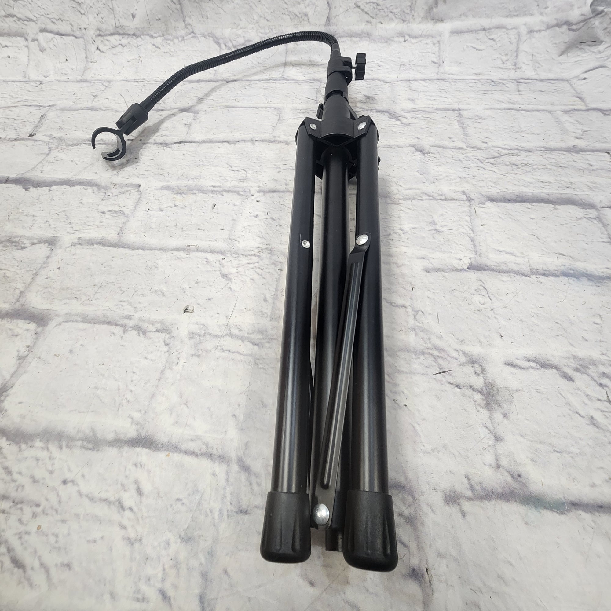 Unknown Gooseneck Microphone Stand with Tripod Base