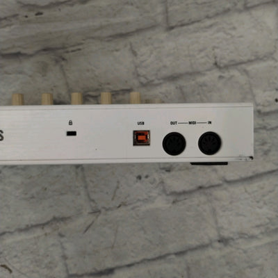 Native Instruments Maschine MK2  White Controller