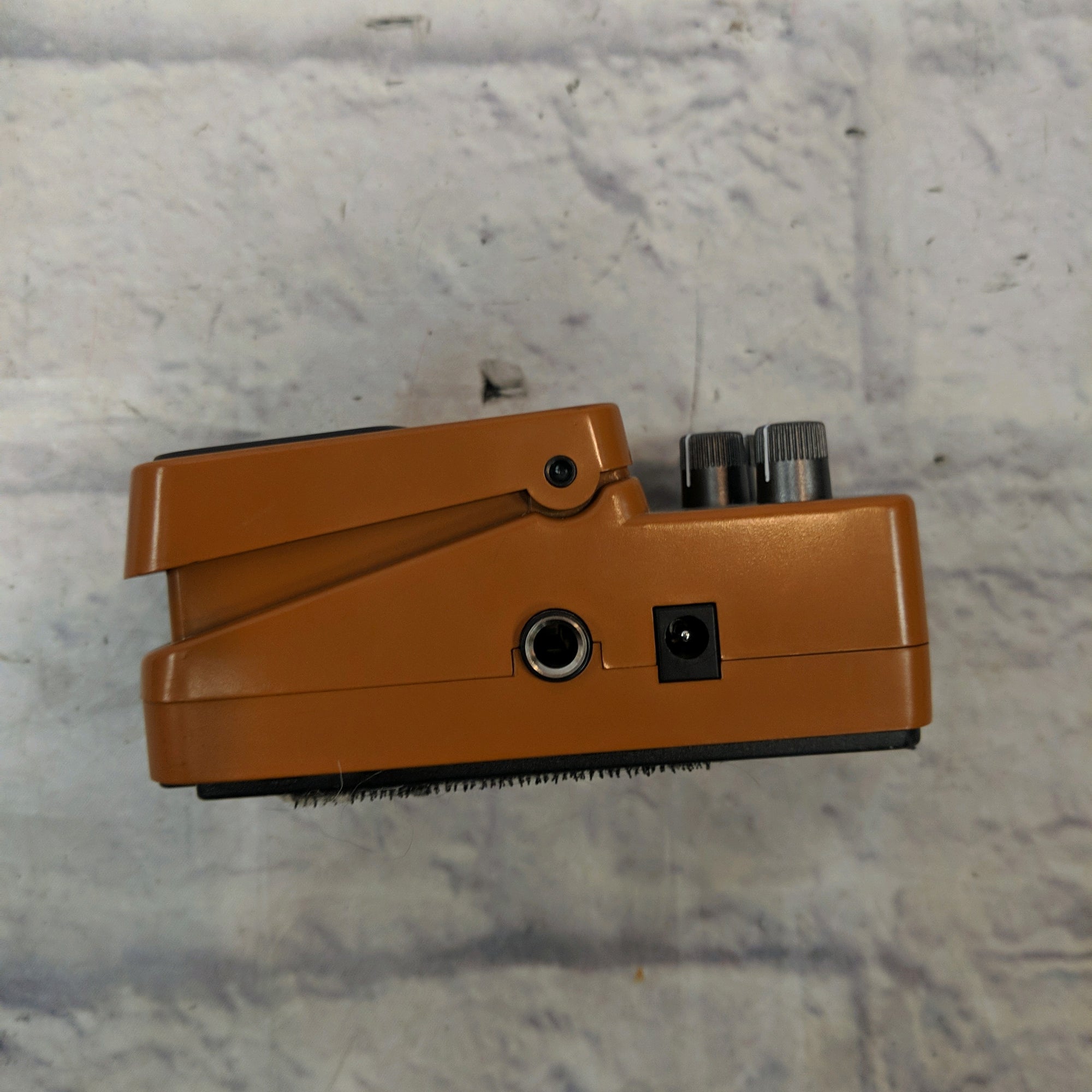 Behringer UT300 Ultra Tremolo Pedal