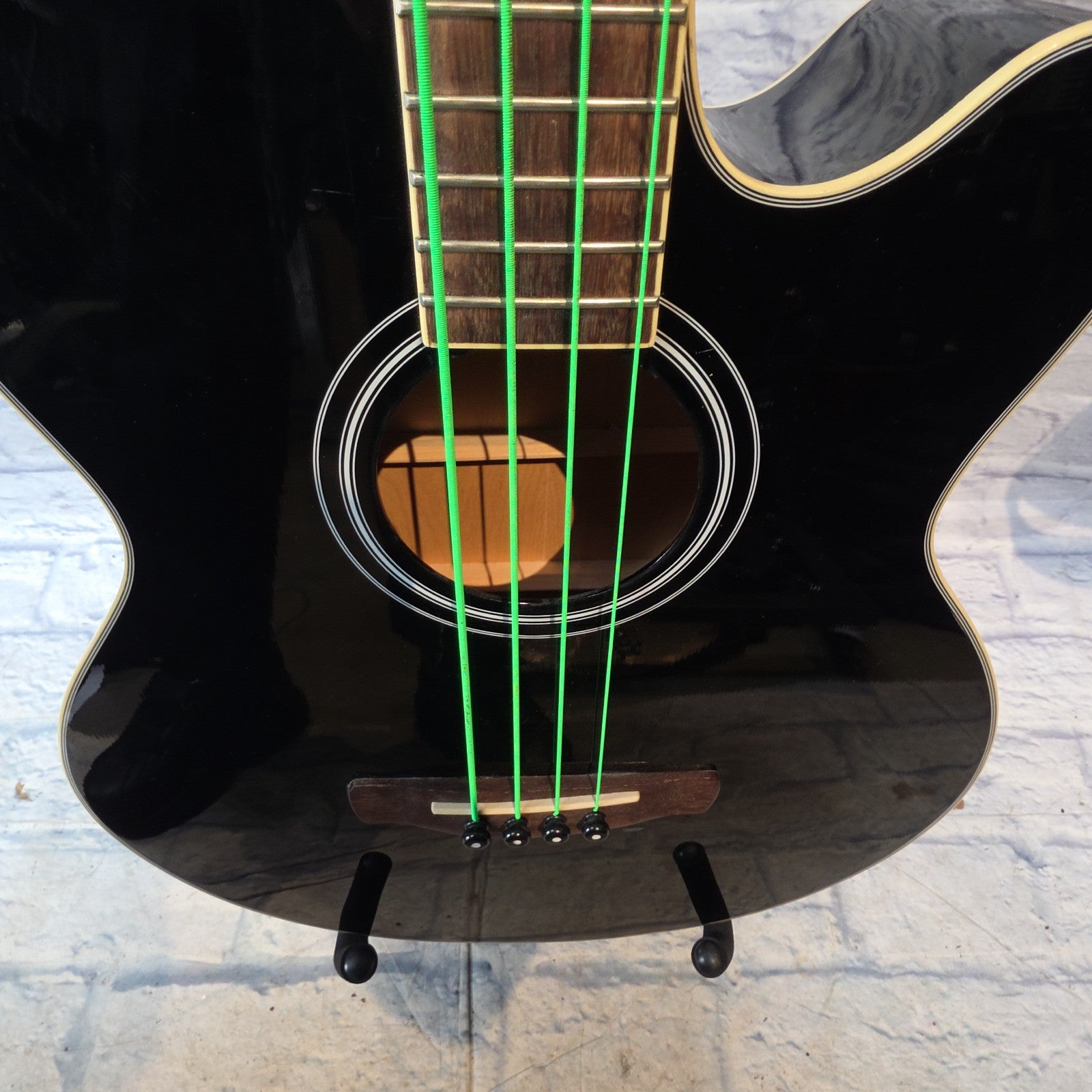 Ibanez AEB5E-BK ( Green Strings)  Acoustic Bass