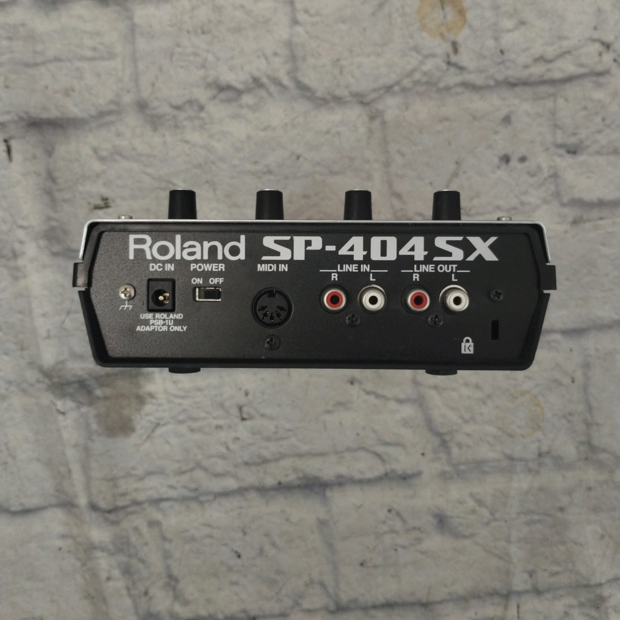 Roland SP-404SX Linear Wave Sampler - Evolution Music Roland SP-404SX Linear Wave Sampler - Evolution Music