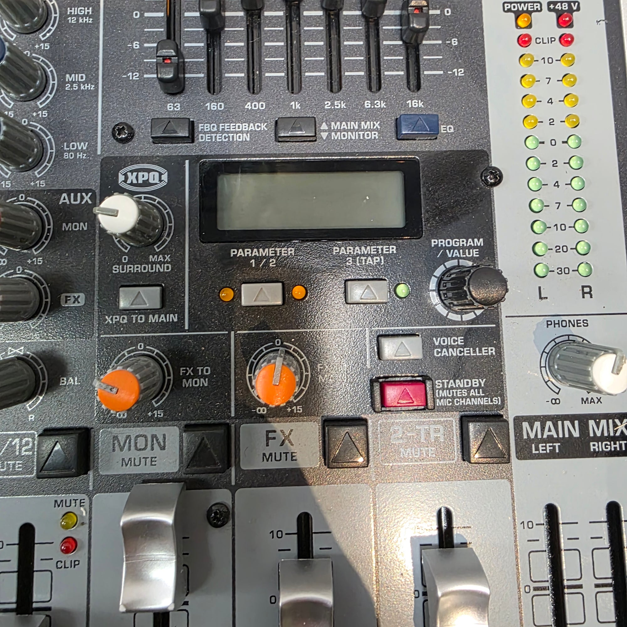 Behringer Xenyyx QX1222USB Mixer