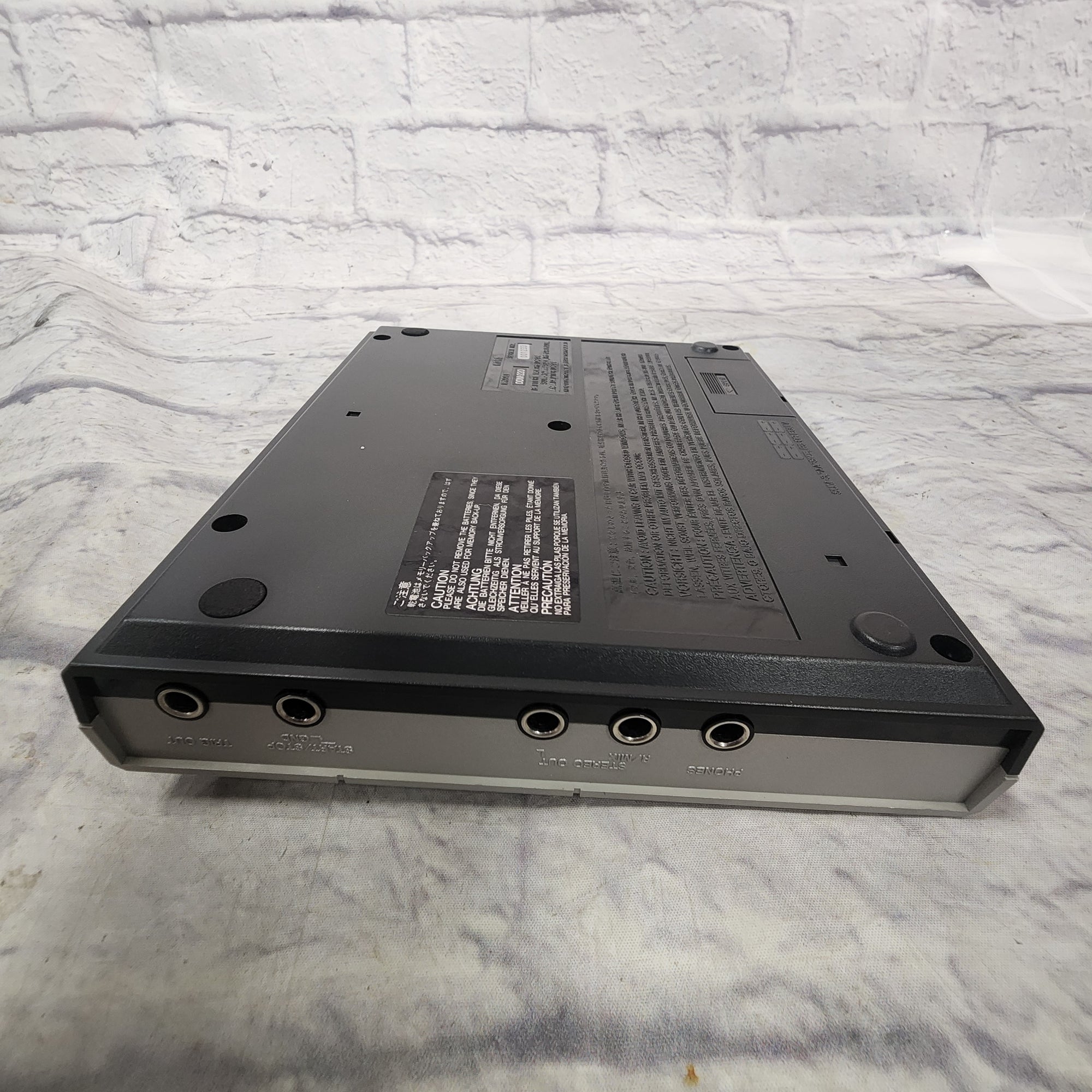 Korg DDM-220 Super Percussion Digital Drum Machine