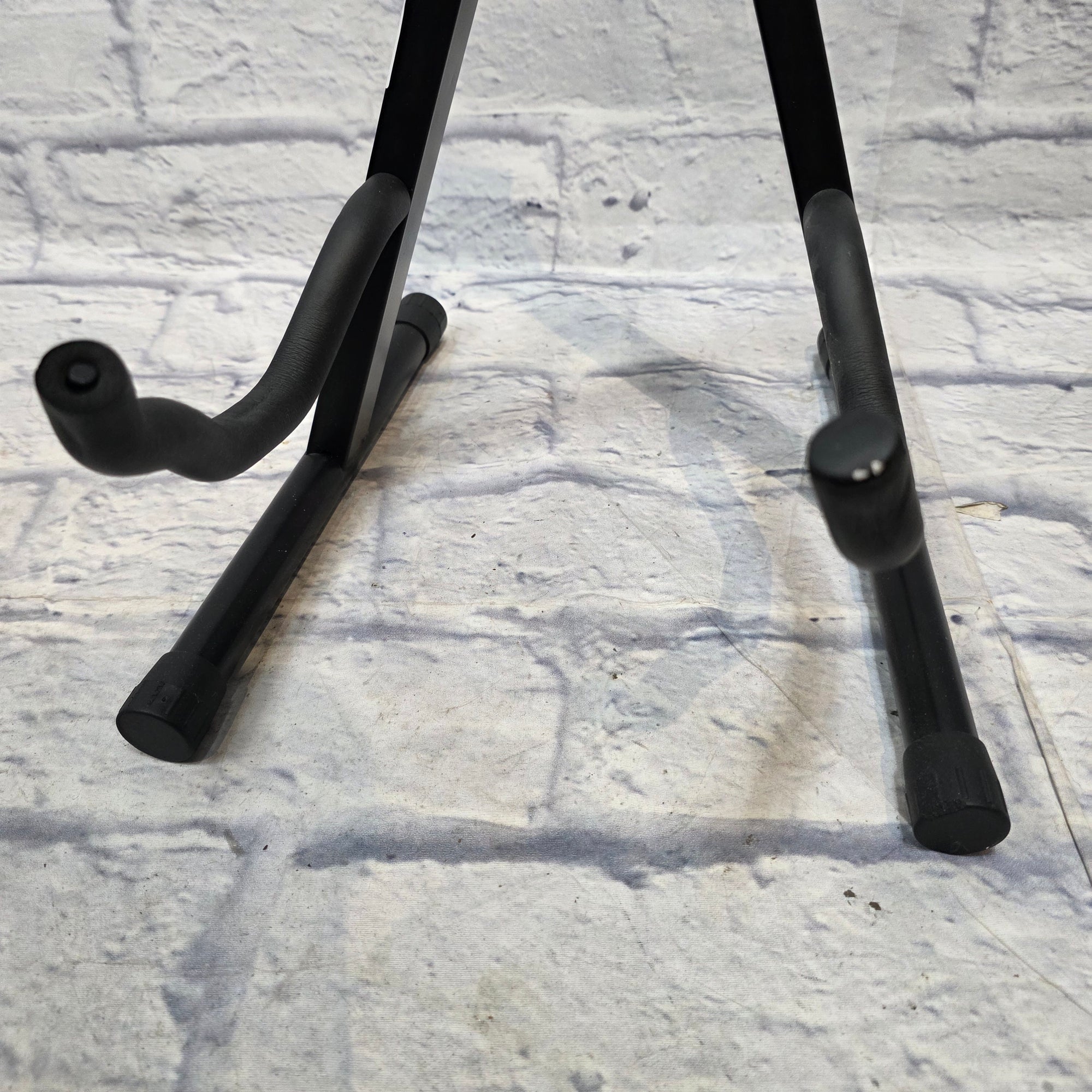 Chromacast Folding Guitar Stand