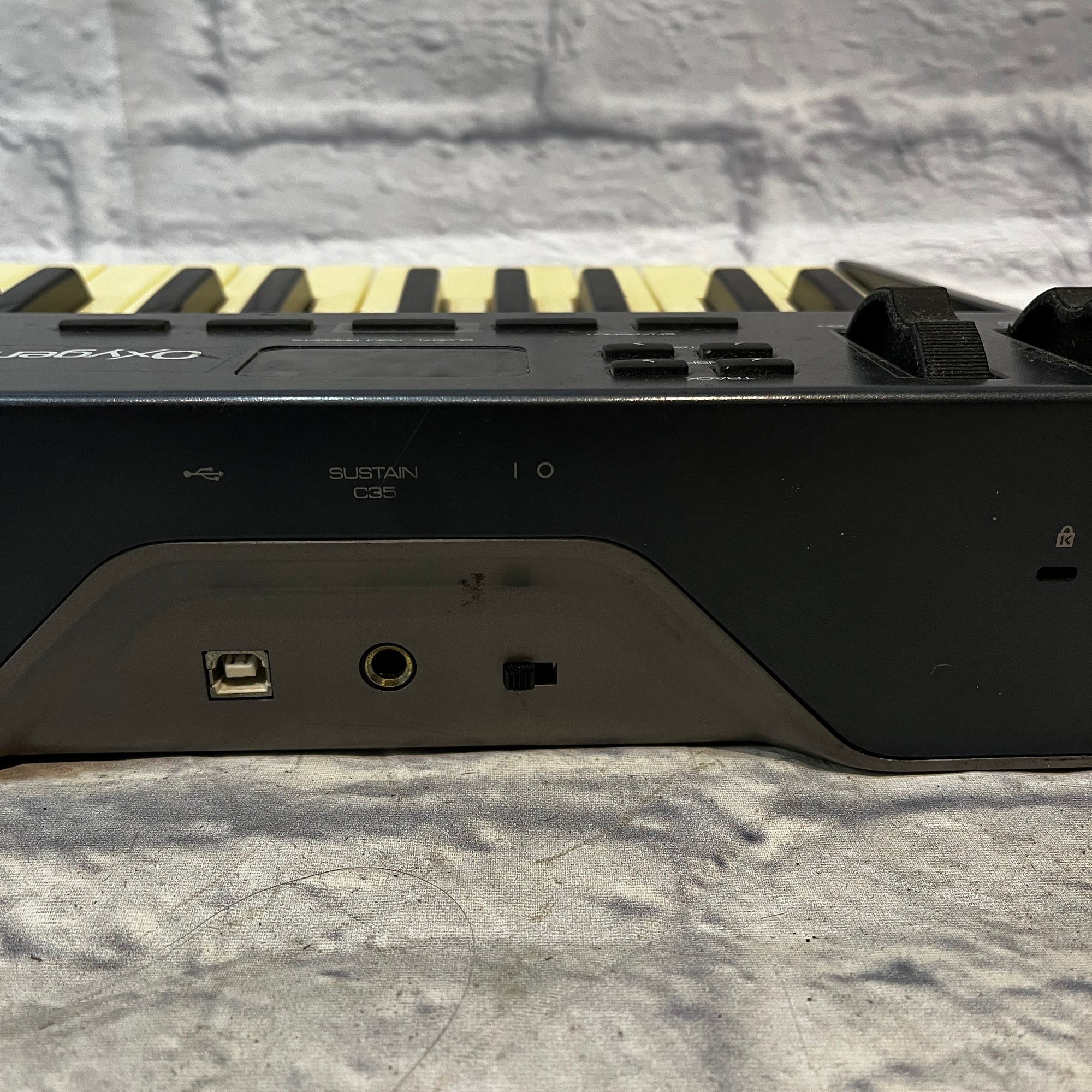 M Audio Oxygen 49 Midi Controller
